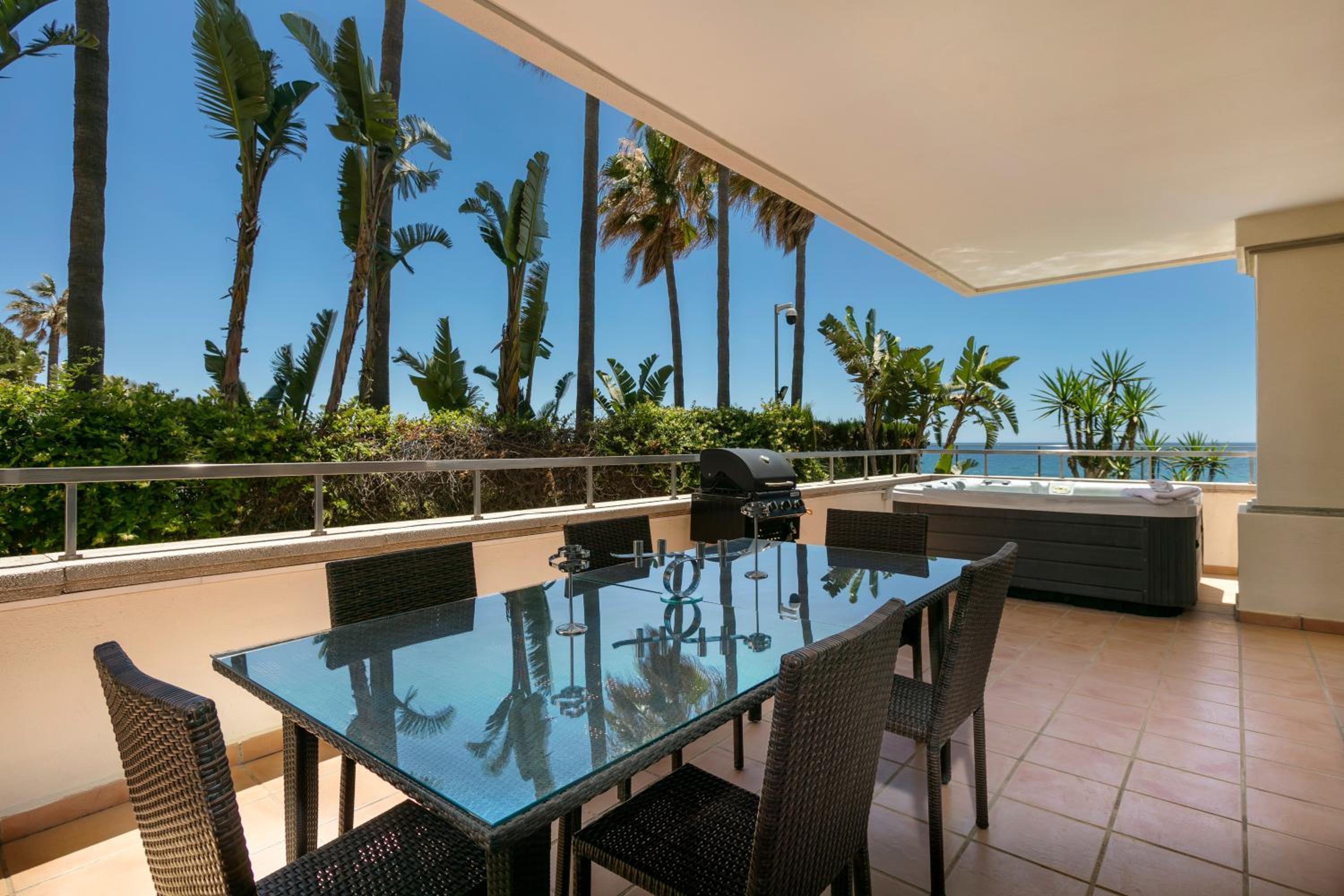 Hotel Apt 311 Heaven Beach Apartments, Guadalmansa Playa