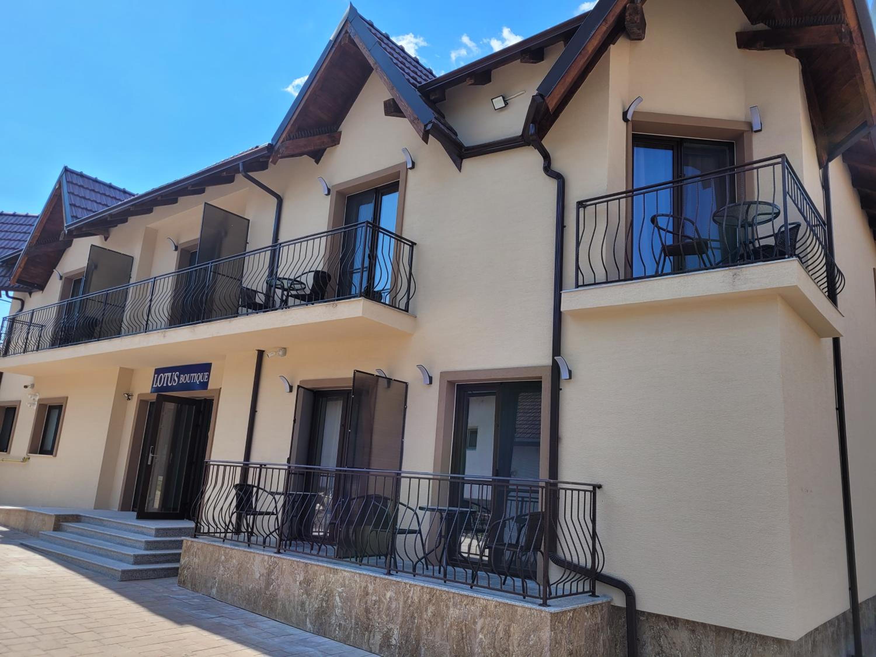 Hotel LOTUS Boutique