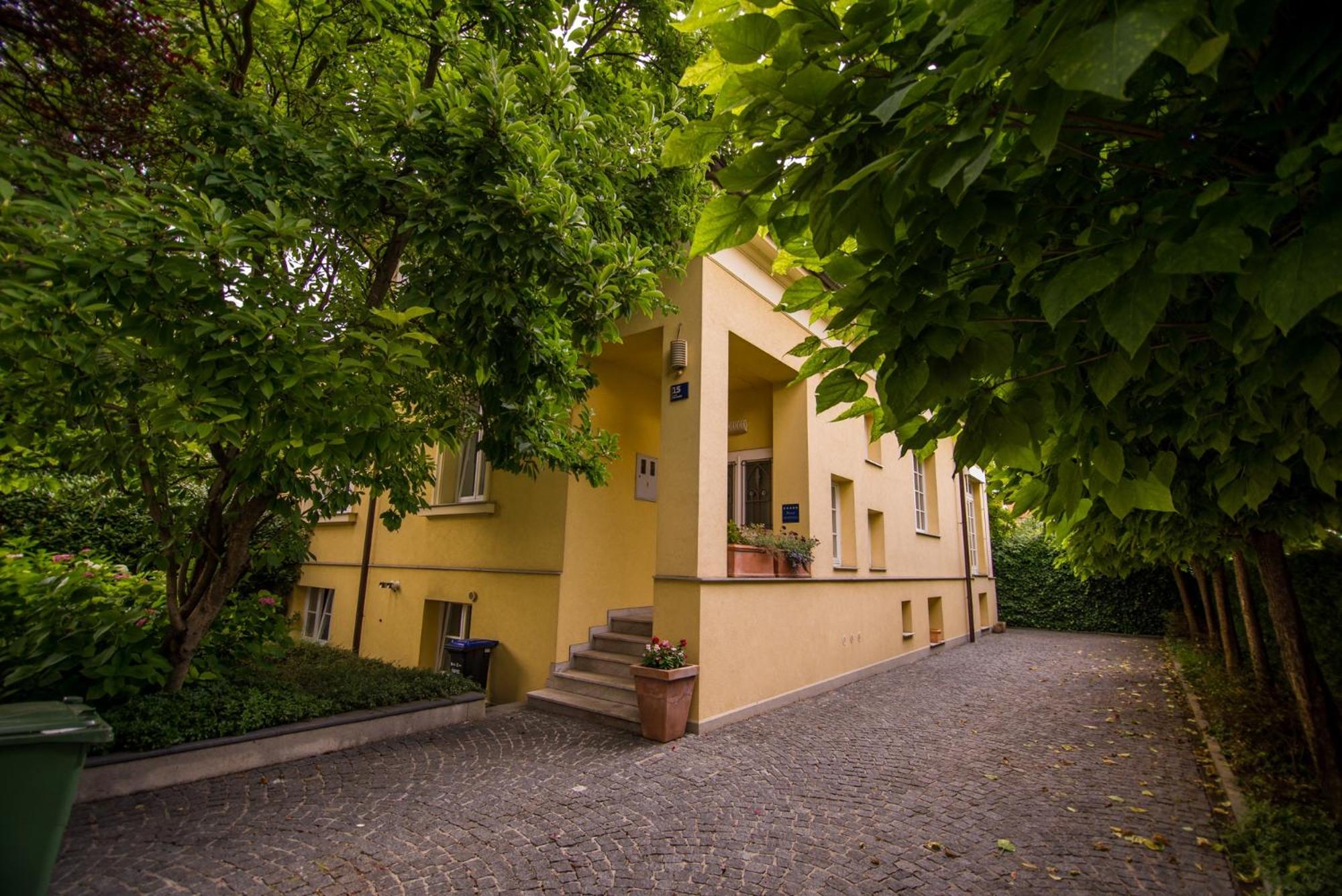 Hotel Nebo