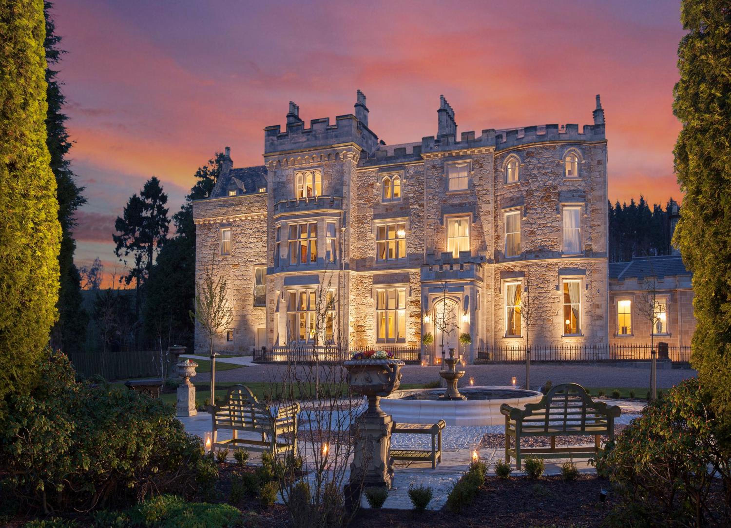 Hotel Crossbasket Castle