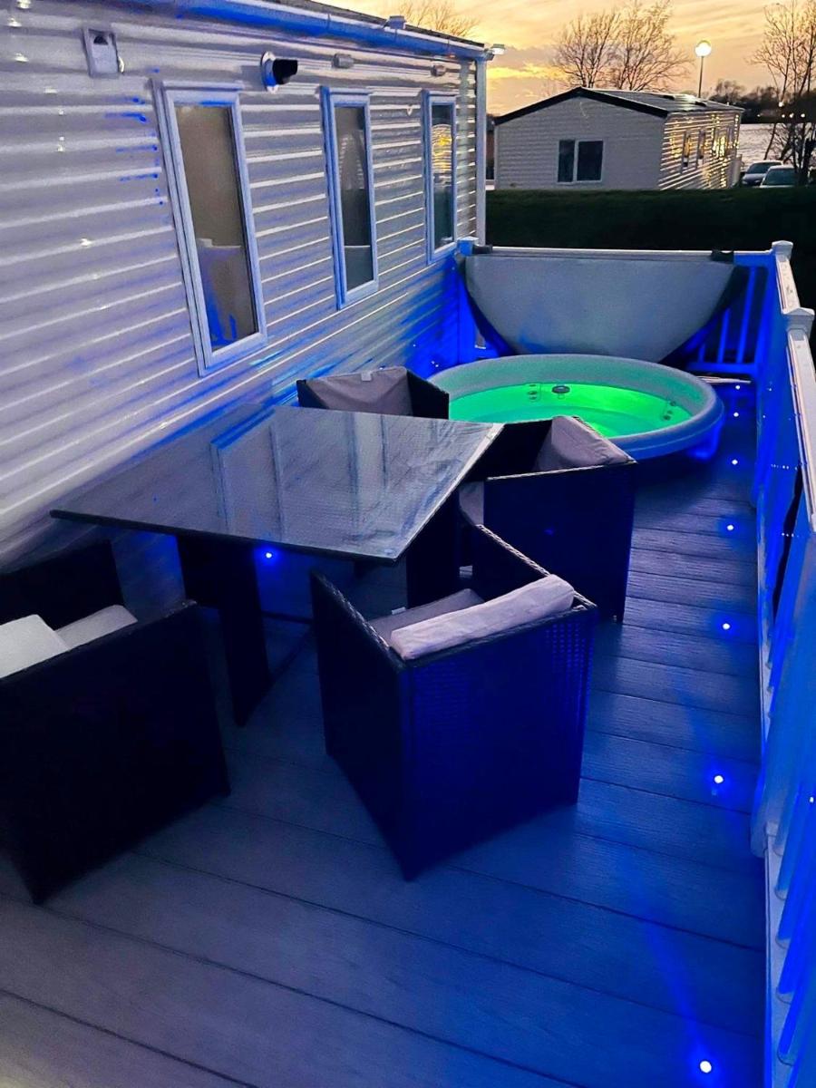 Hotel The Sunflower Luxury Caravan At Tattersall Lakes