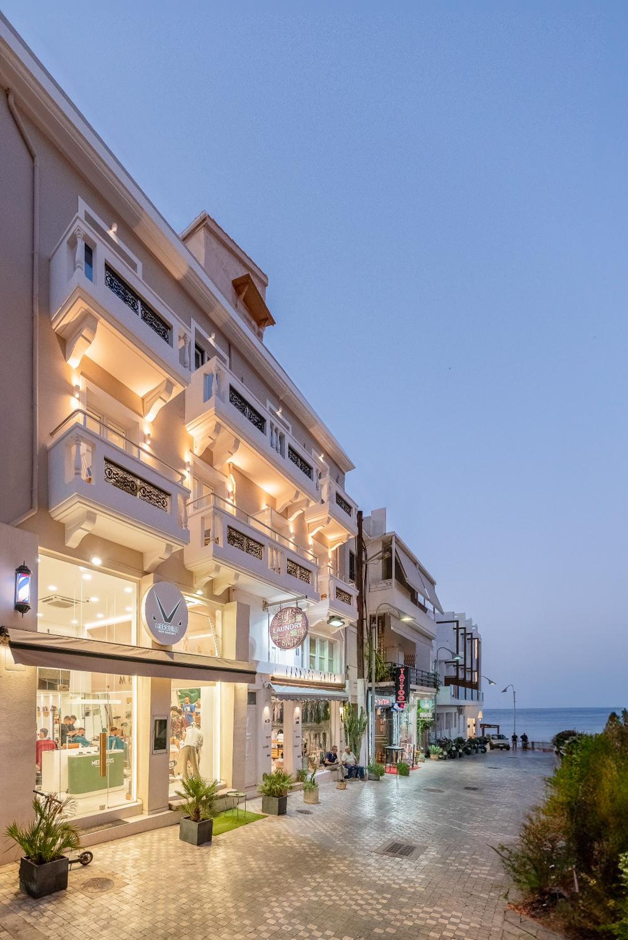 Hotel ELEANA Beach Suites