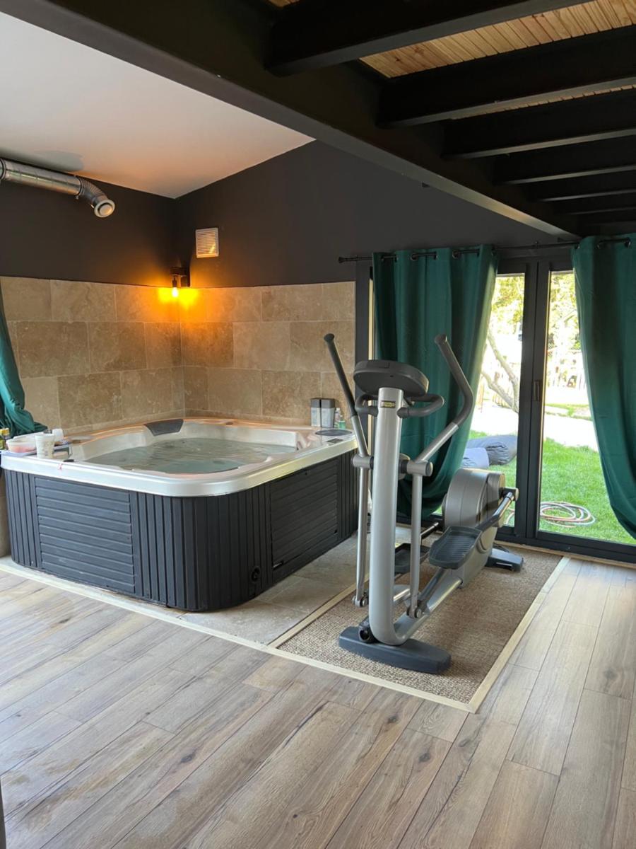 Hotel Charmant Logement Avec Jacuzzi Et Sauna
