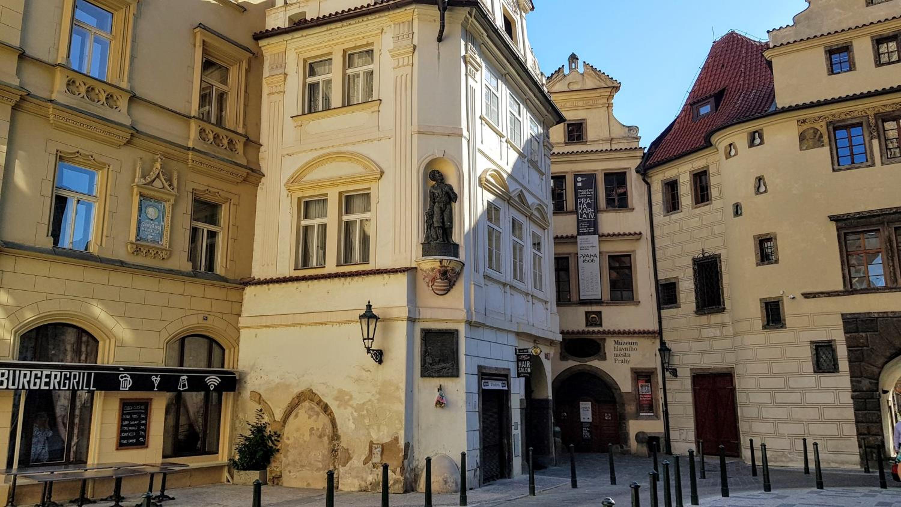 Hotel Apartments Tynska 7