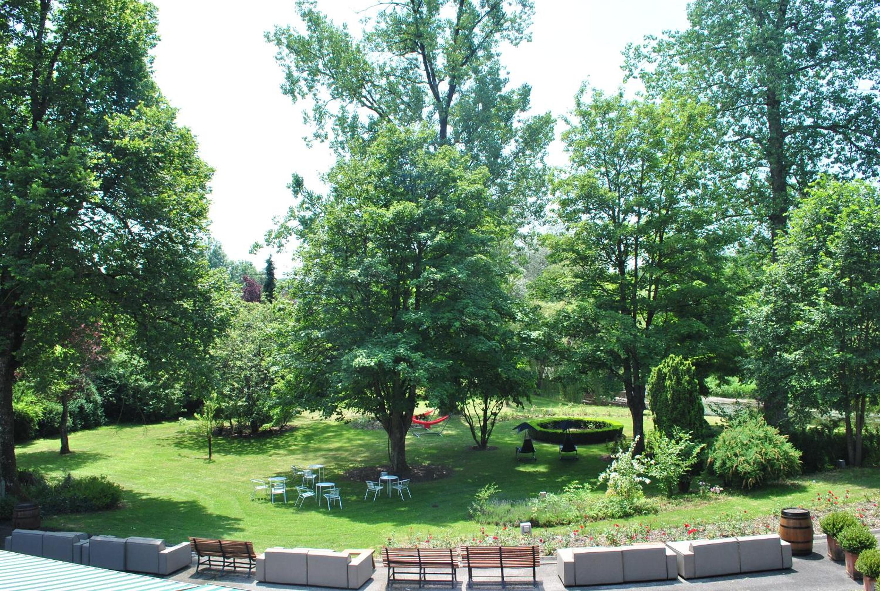 Hotel La Roseraie. Gaume-Ardenne-lacuisine sur Semois.