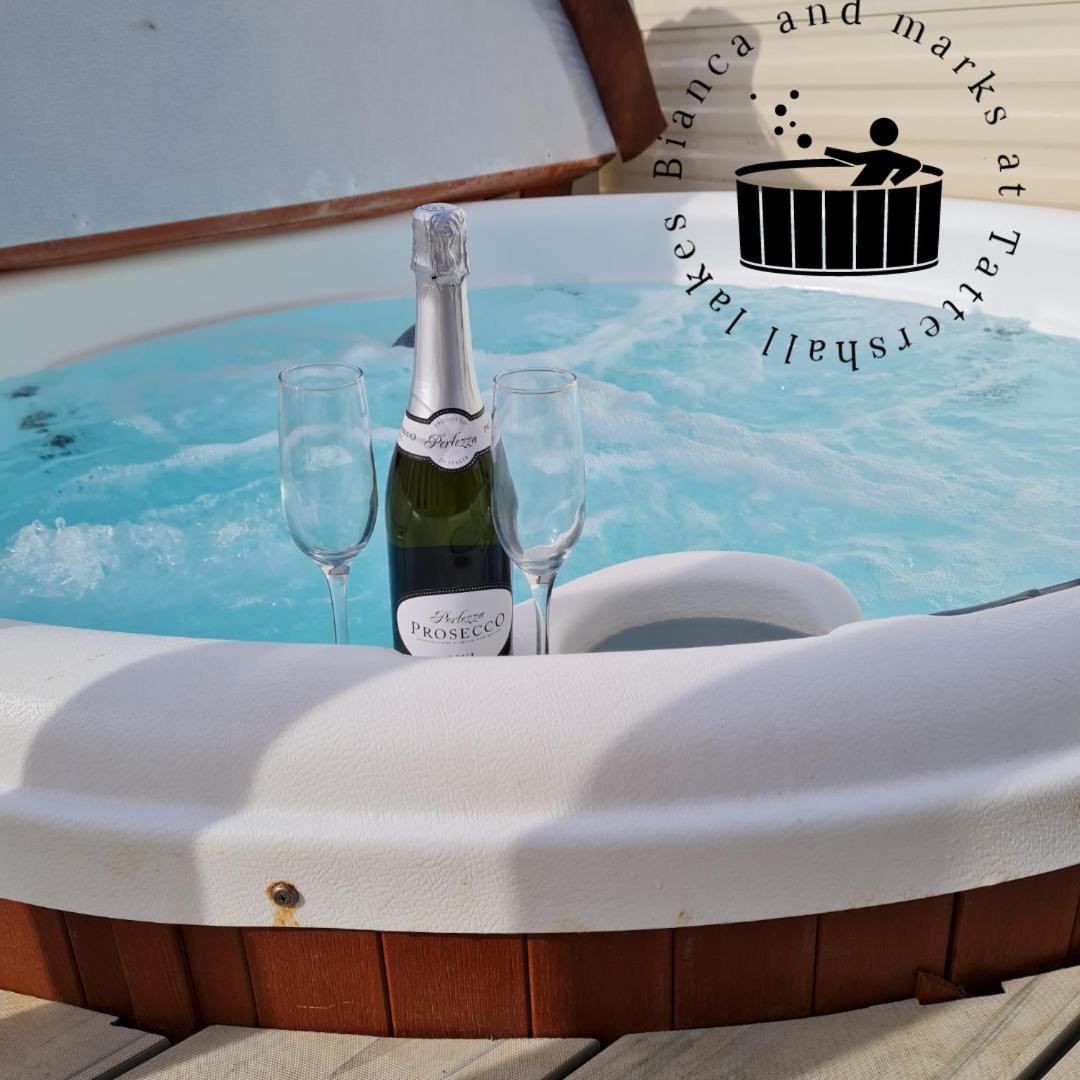 Hotel Bianca And Marks 8 Berth Caravan With Hot Tub