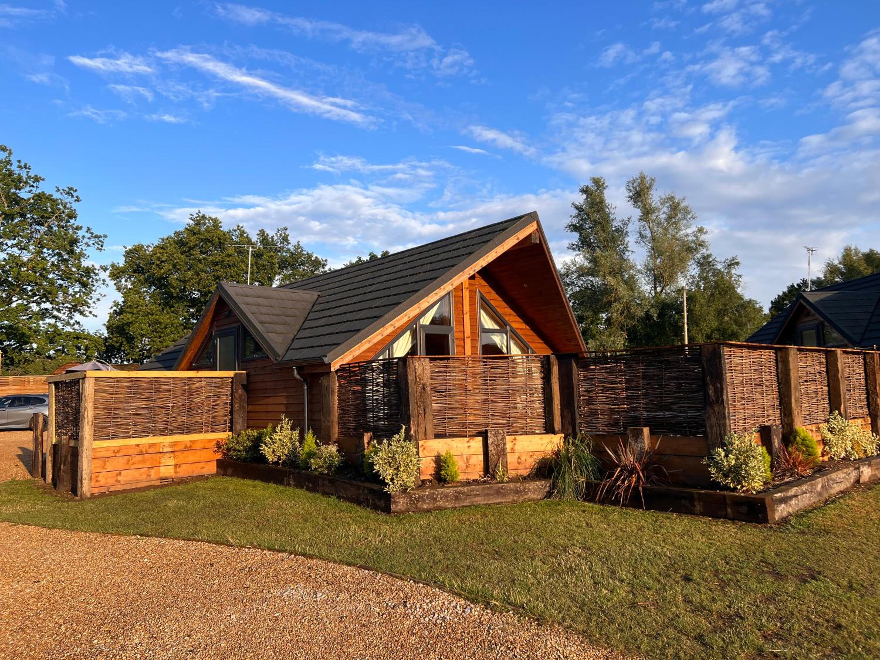 Hotel Woodlakes Park By Liv Retreats