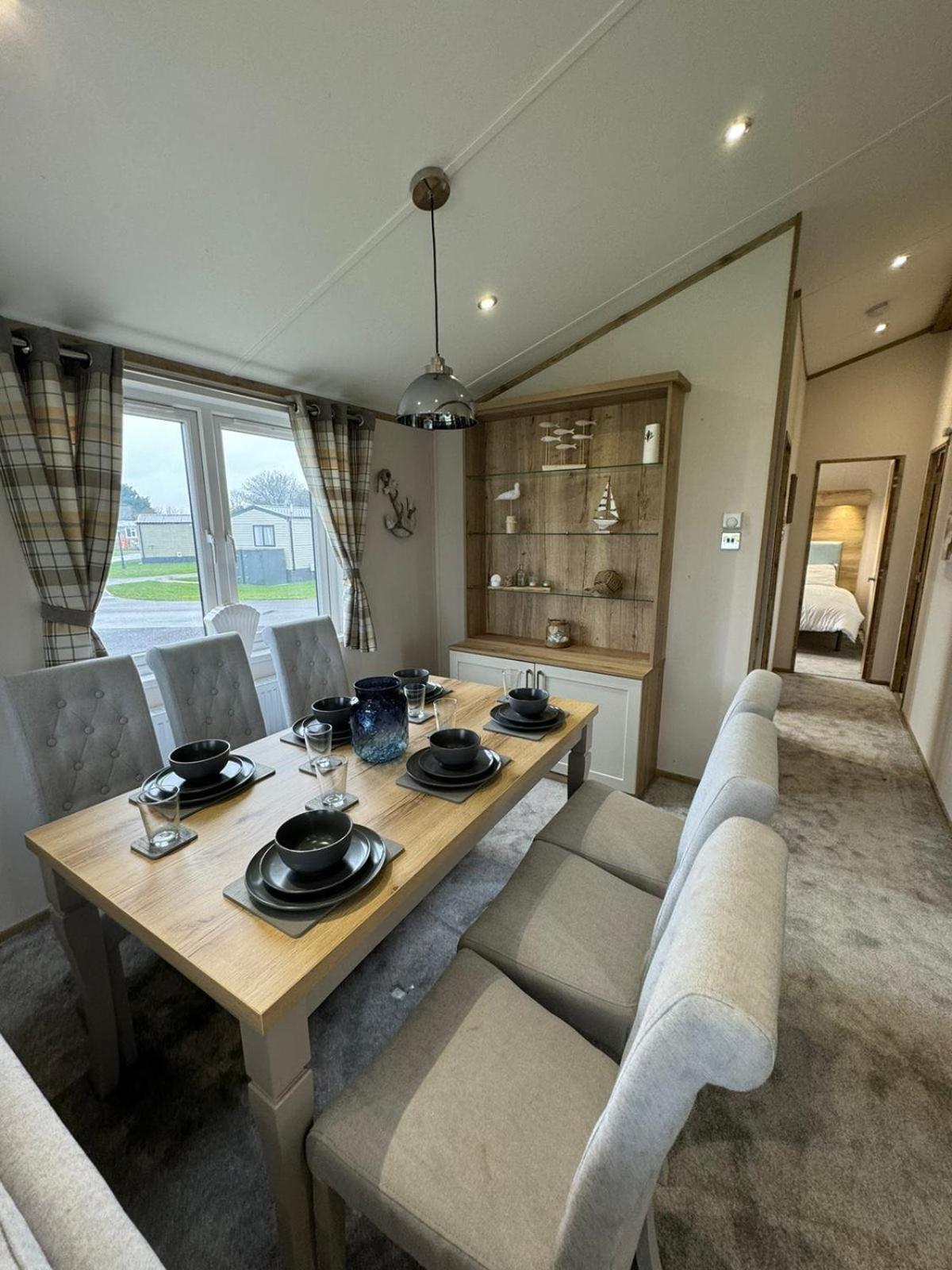 Hotel Golden Anchor - The Oakland Lodge - Coastal Caravan Breaks