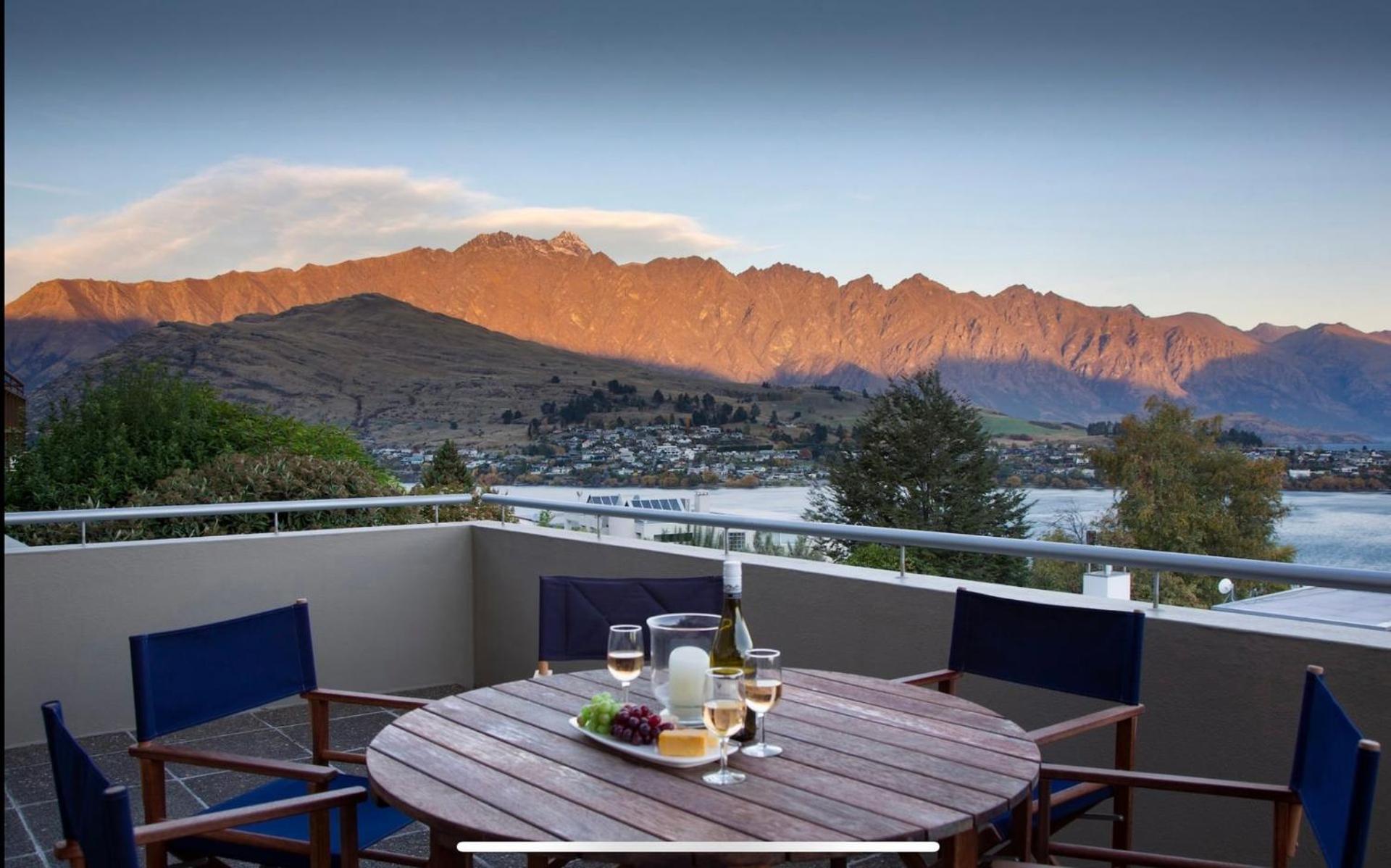Hotel Baraka Lake Views