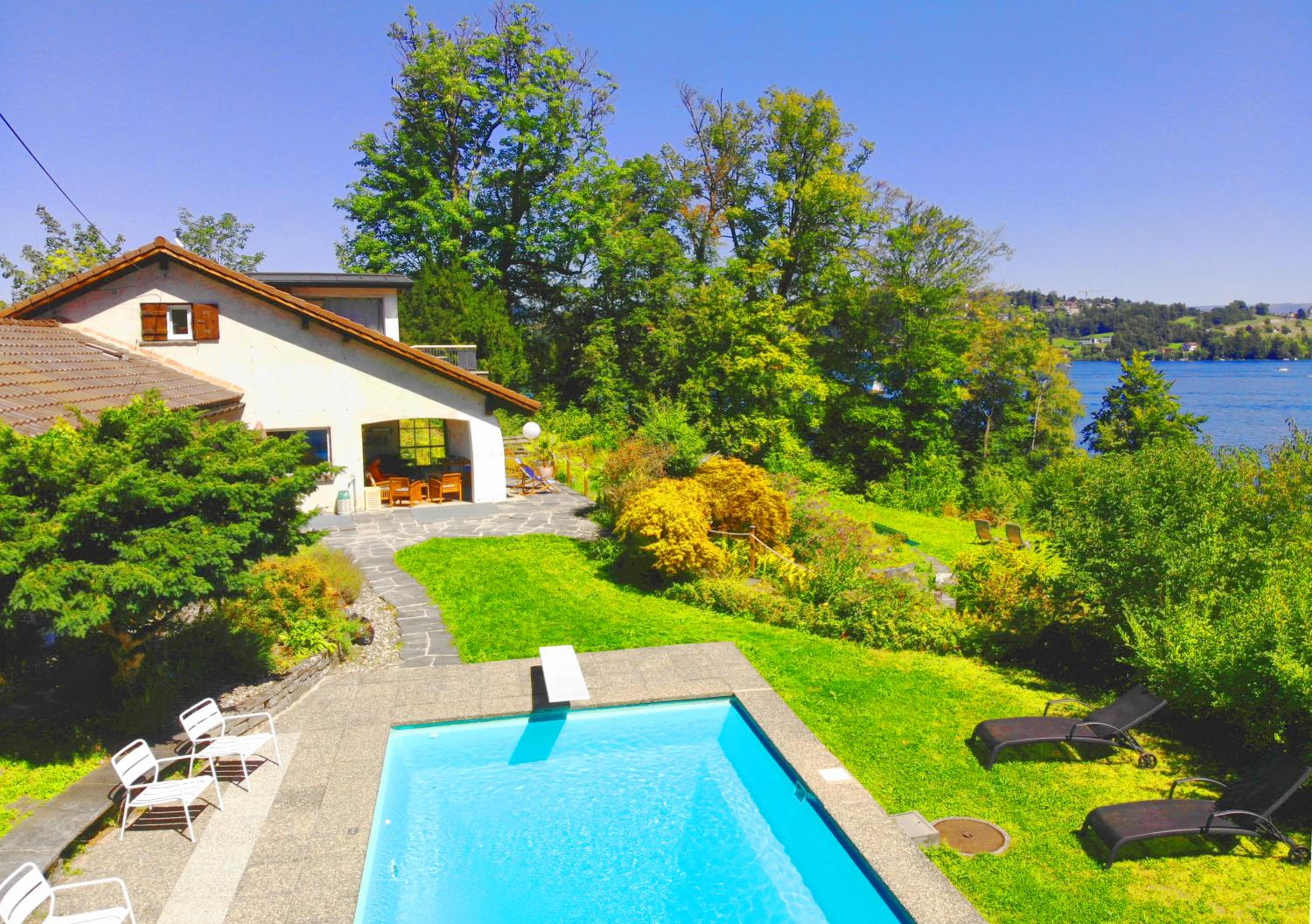 Hotel Lake Villa Lotus