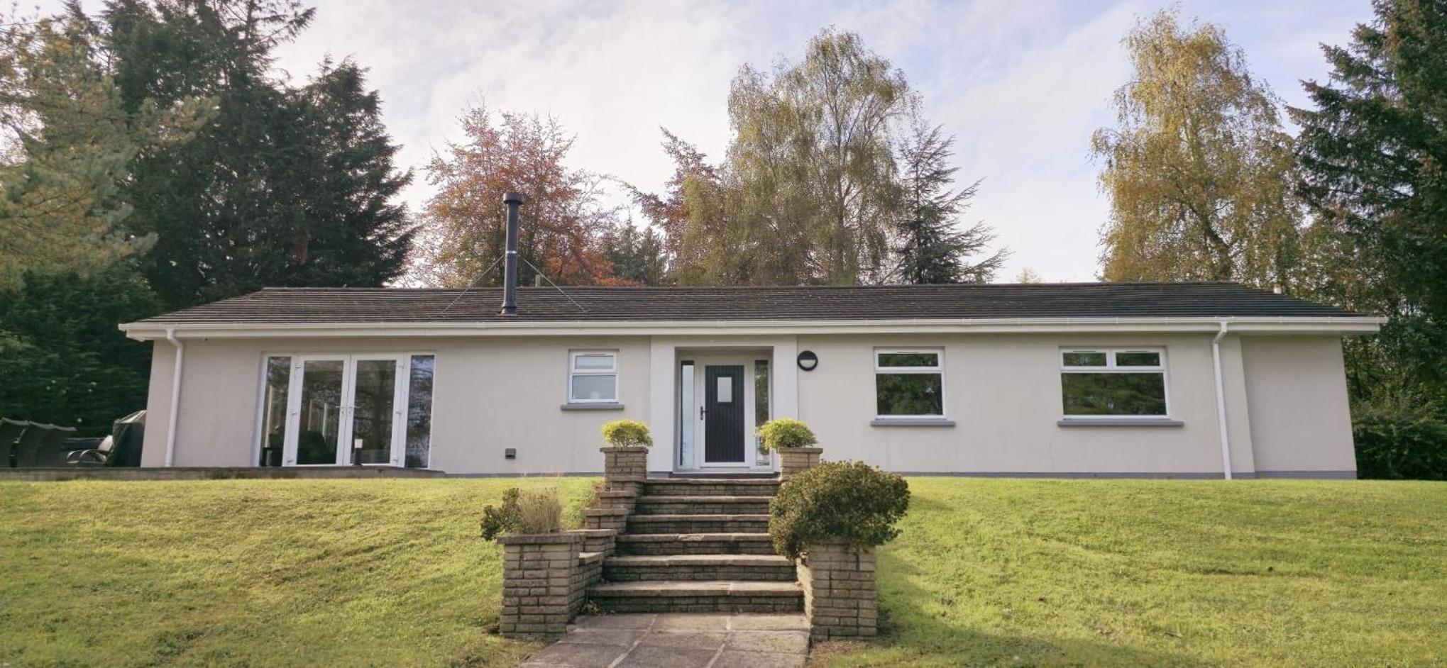 Hotel Loughside Lodge - Fermanagh 5 Bed Waterside Bungalow