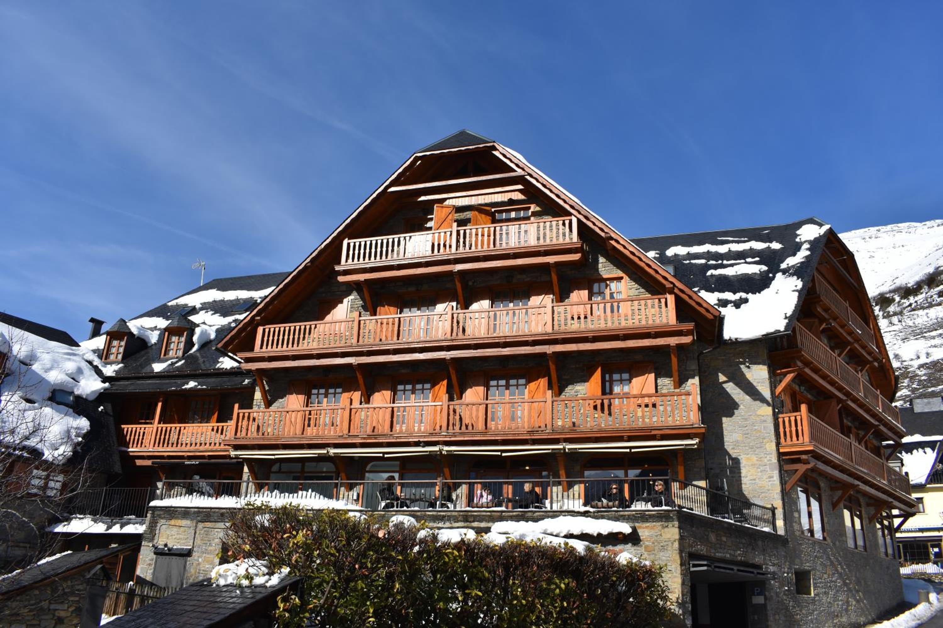 Hotel Deth Camin Reiau