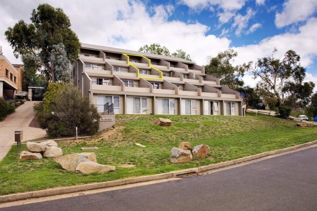 Hotel Cascades 15 - Lake Views L Spa Bath L Split Level L Central Location L Wi-fi L 2br