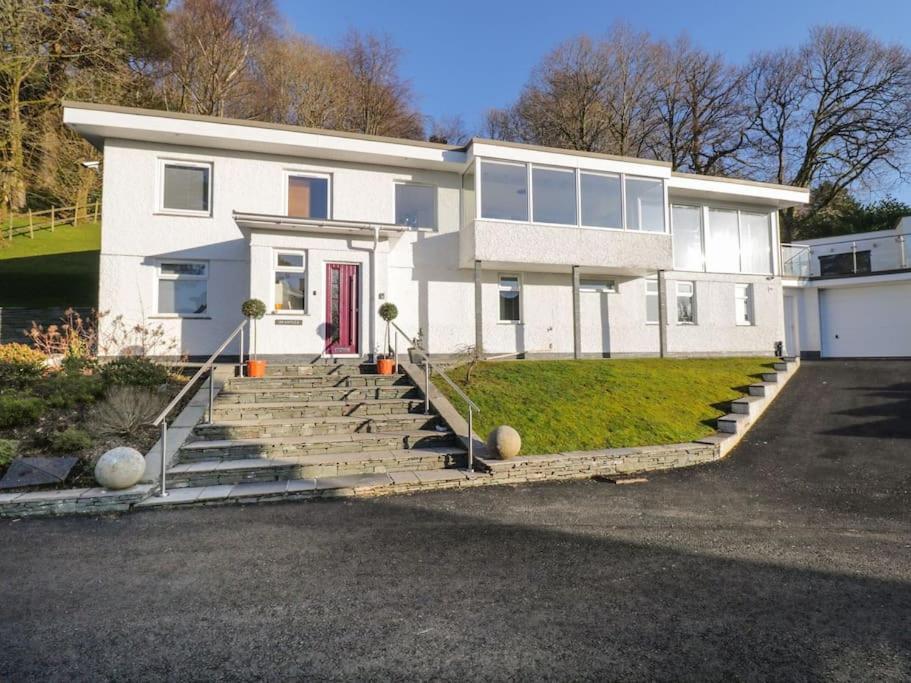 Hotel Brantlea Detached 4 Bed Home, Hot Tub, Lake View, Parking, Pet Friendly