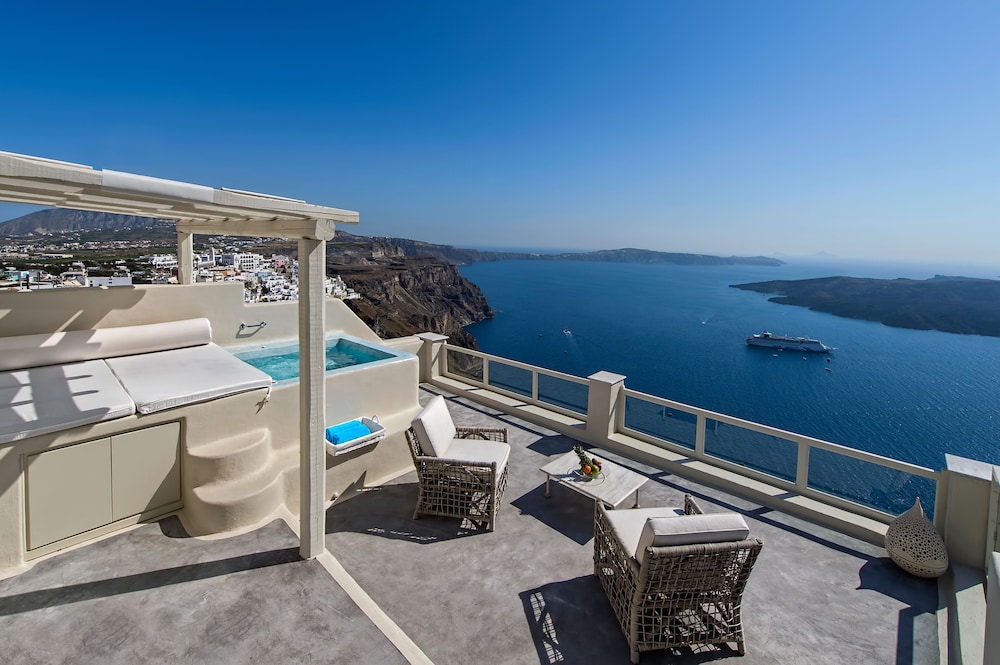 Hotel Lava Suites & Lounge