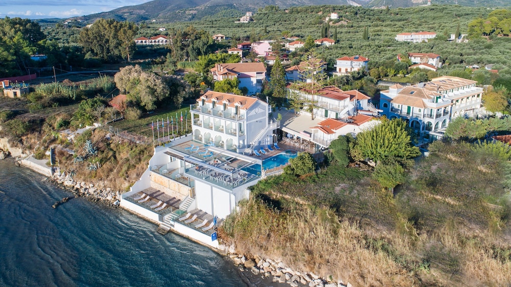 Hotel Denise Beach Hotel
