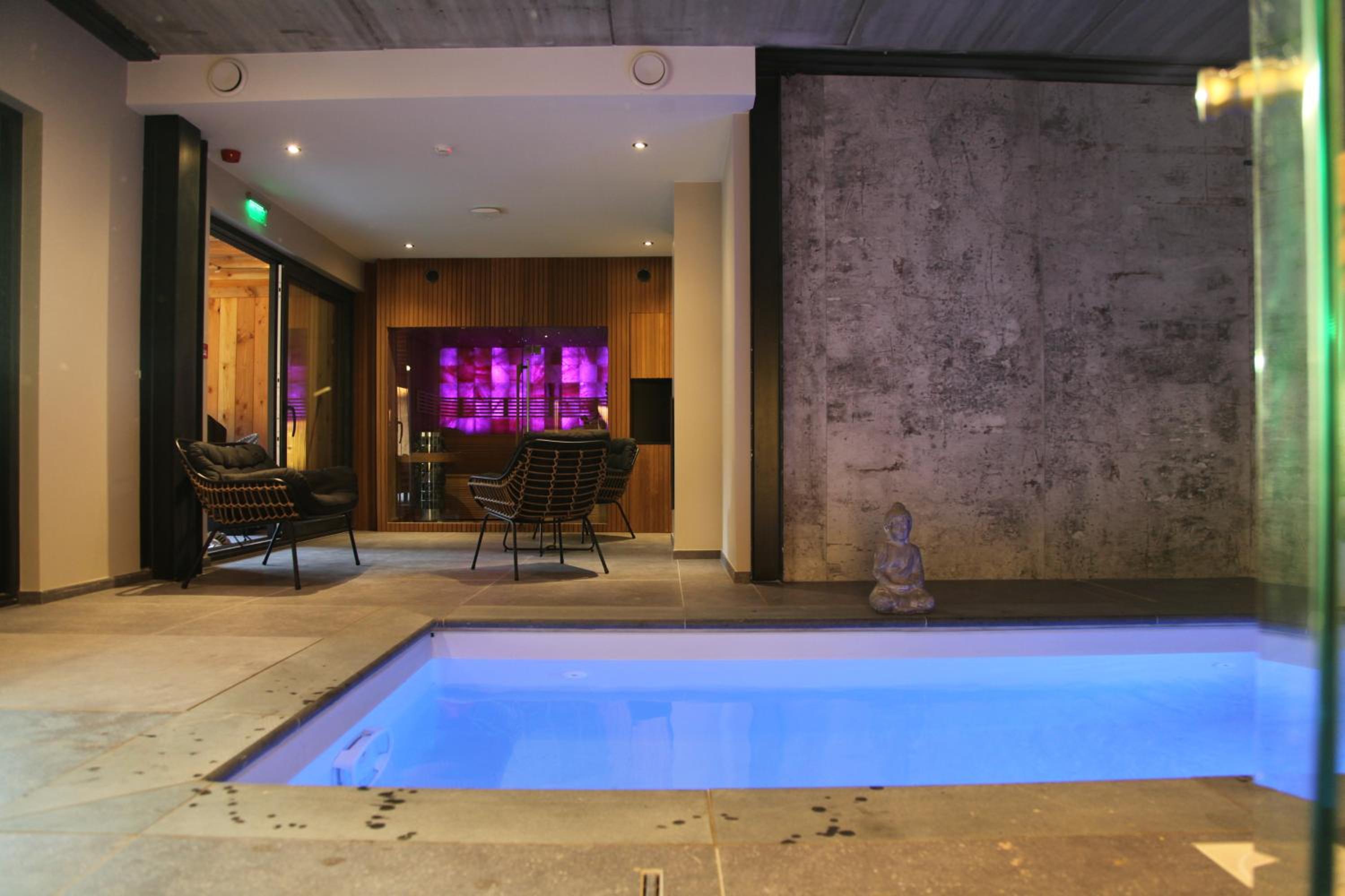 Hotel Dionbulles & Dionlodge Guesthouse, Private Wellness pool in option