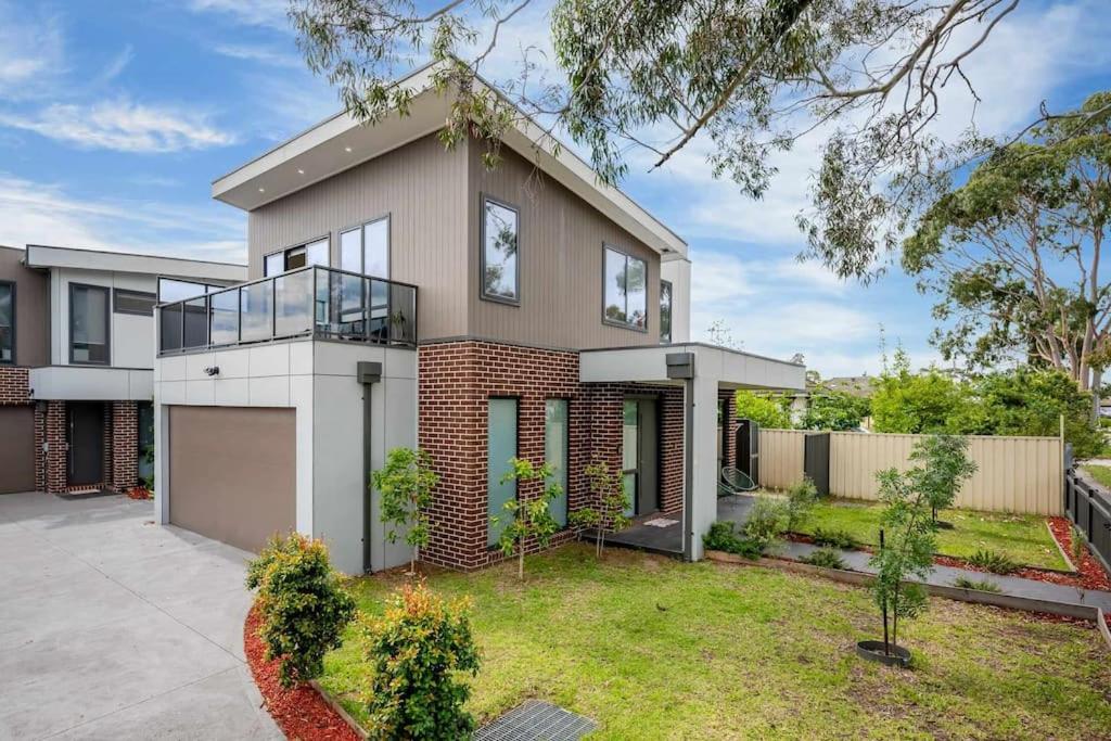 Hotel Churchill Delux, Elegant Town House, Complimentary Wine And Chocolates With Each Booking