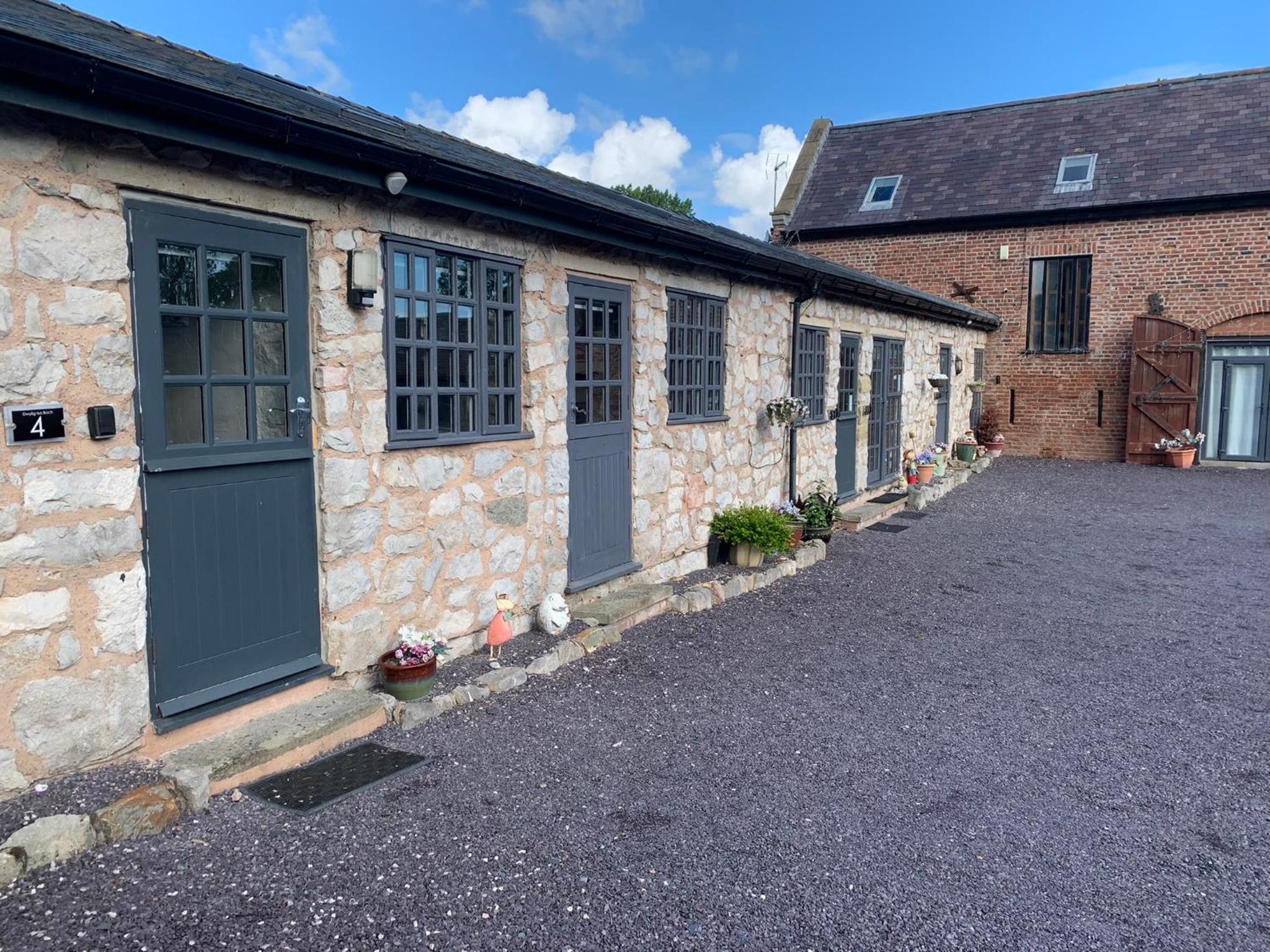 Hotel Dwylig Isa Holiday Cottages