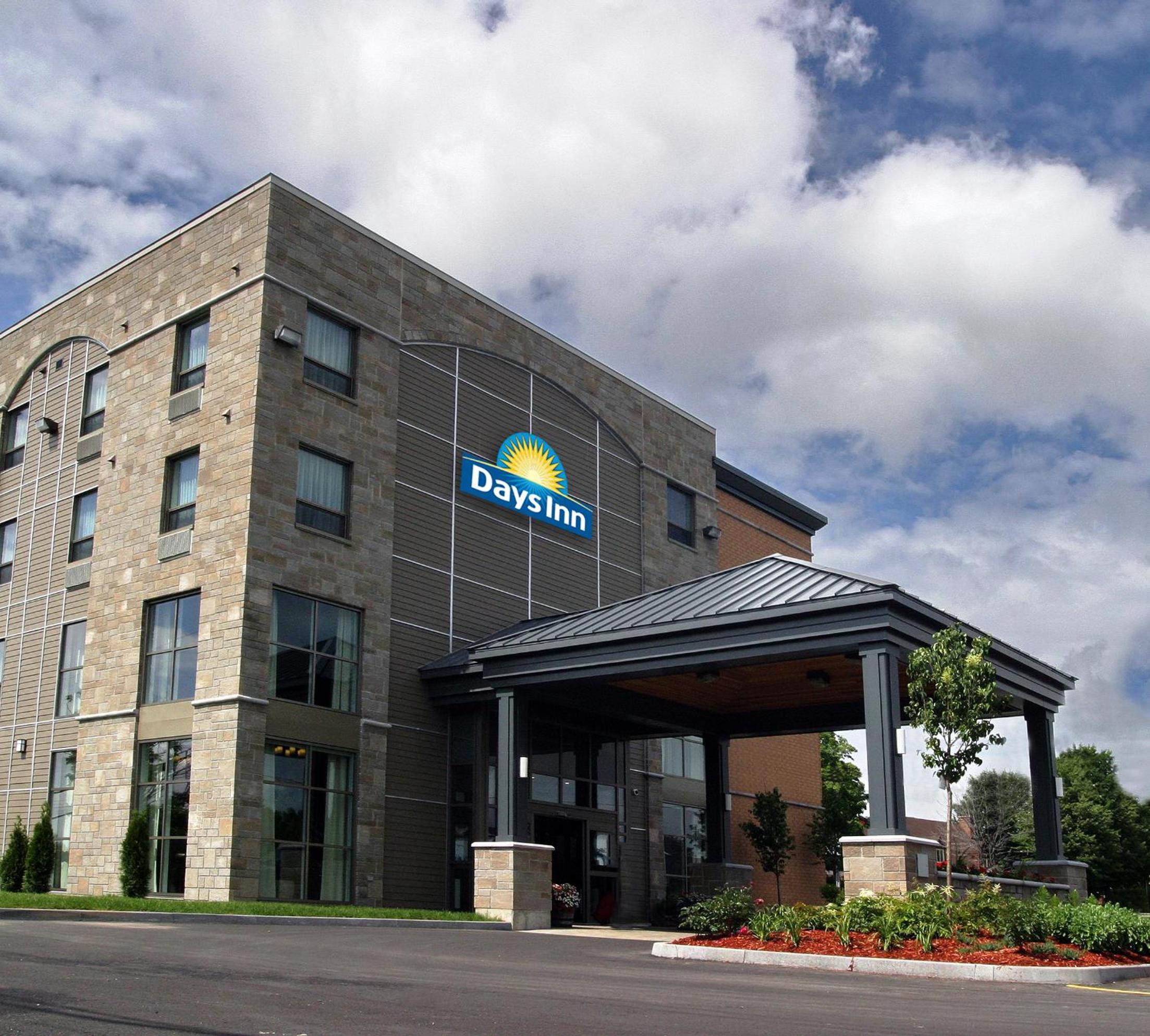 Hotel Days Inn by Wyndham Levis