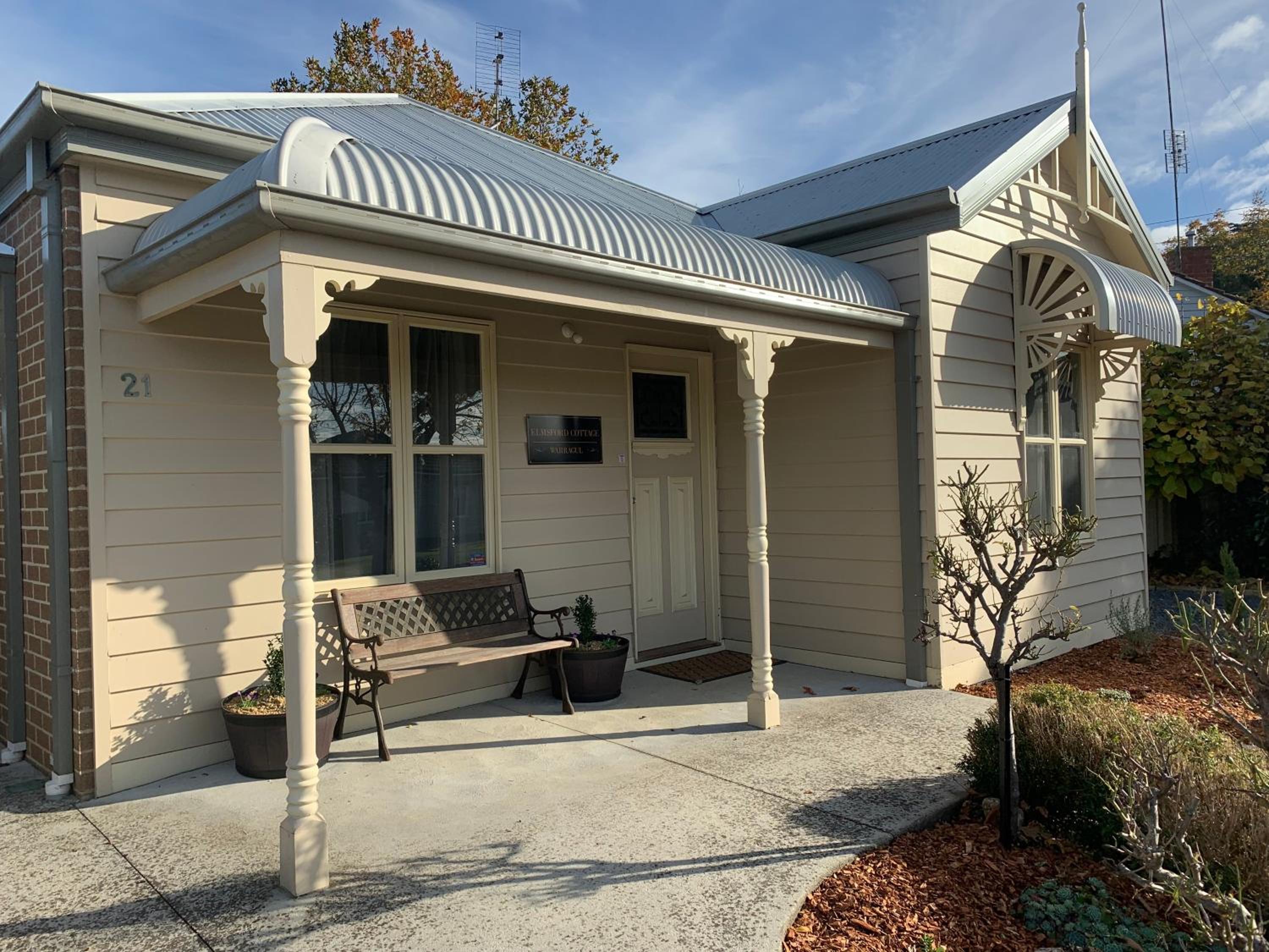 Hotel Elmsford Cottage