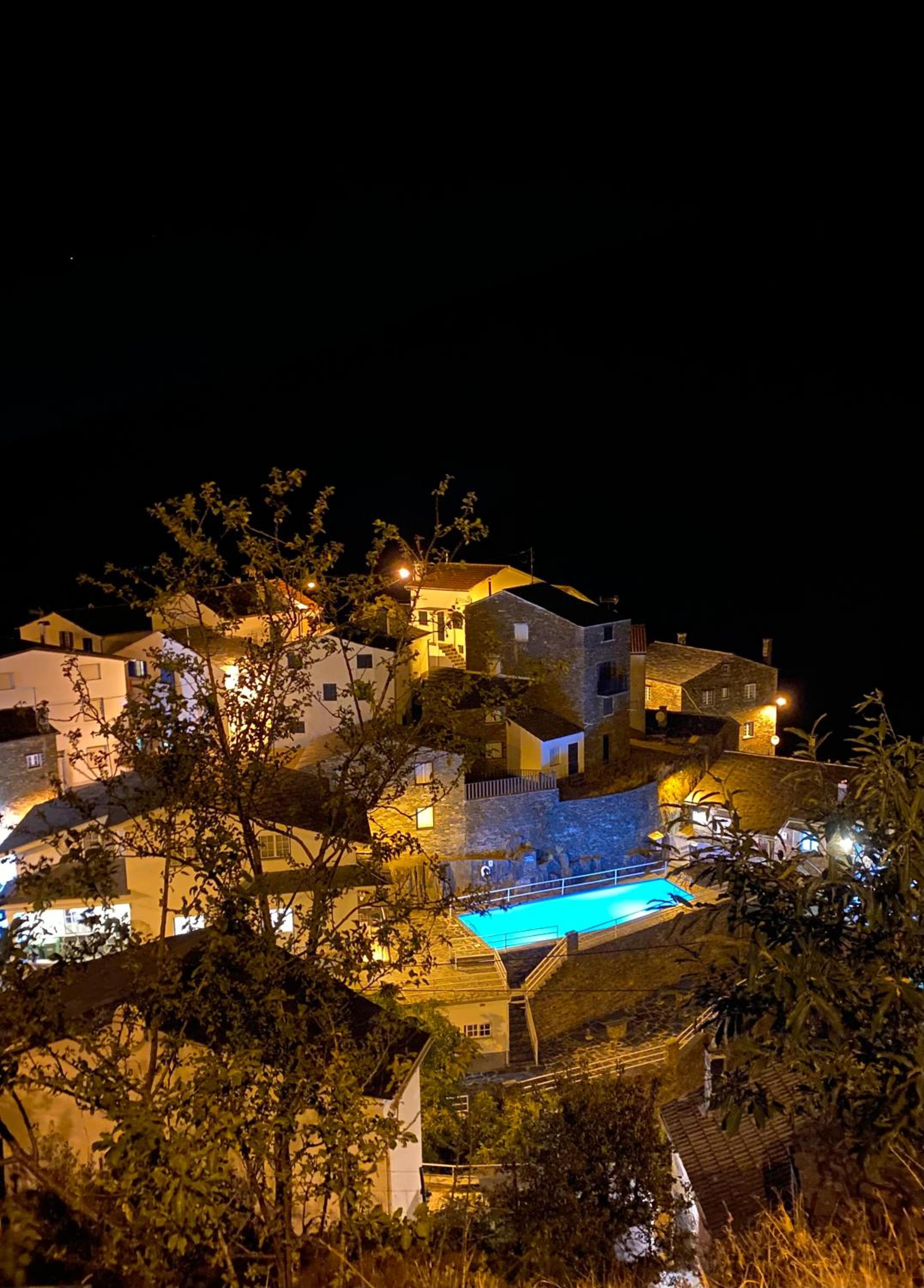 Hotel Love, Made In Xisto