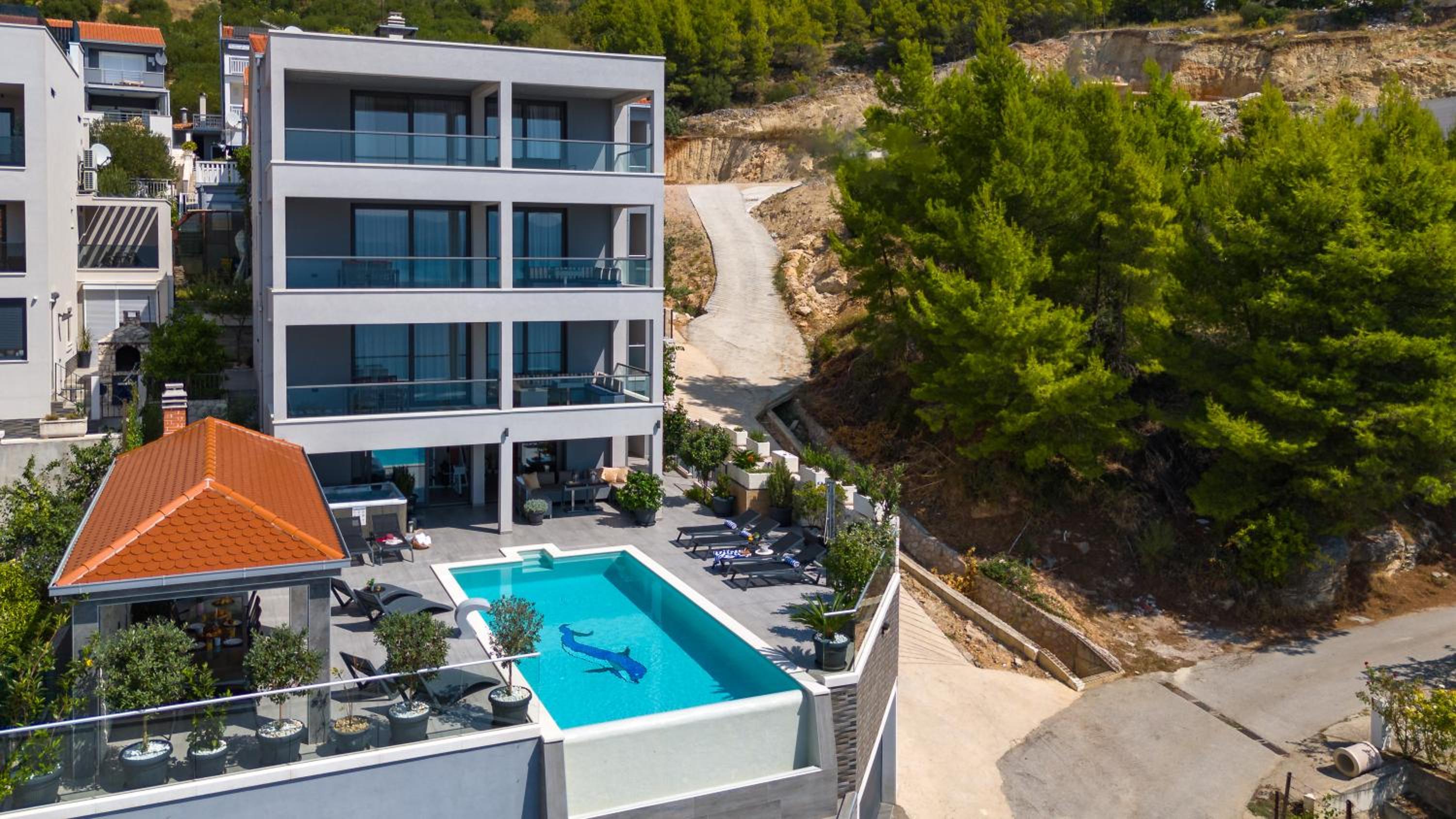 Hotel Luxury Villa Pocrnja With Heated Pool, Jacuzzi, Sauna And Pool Table
