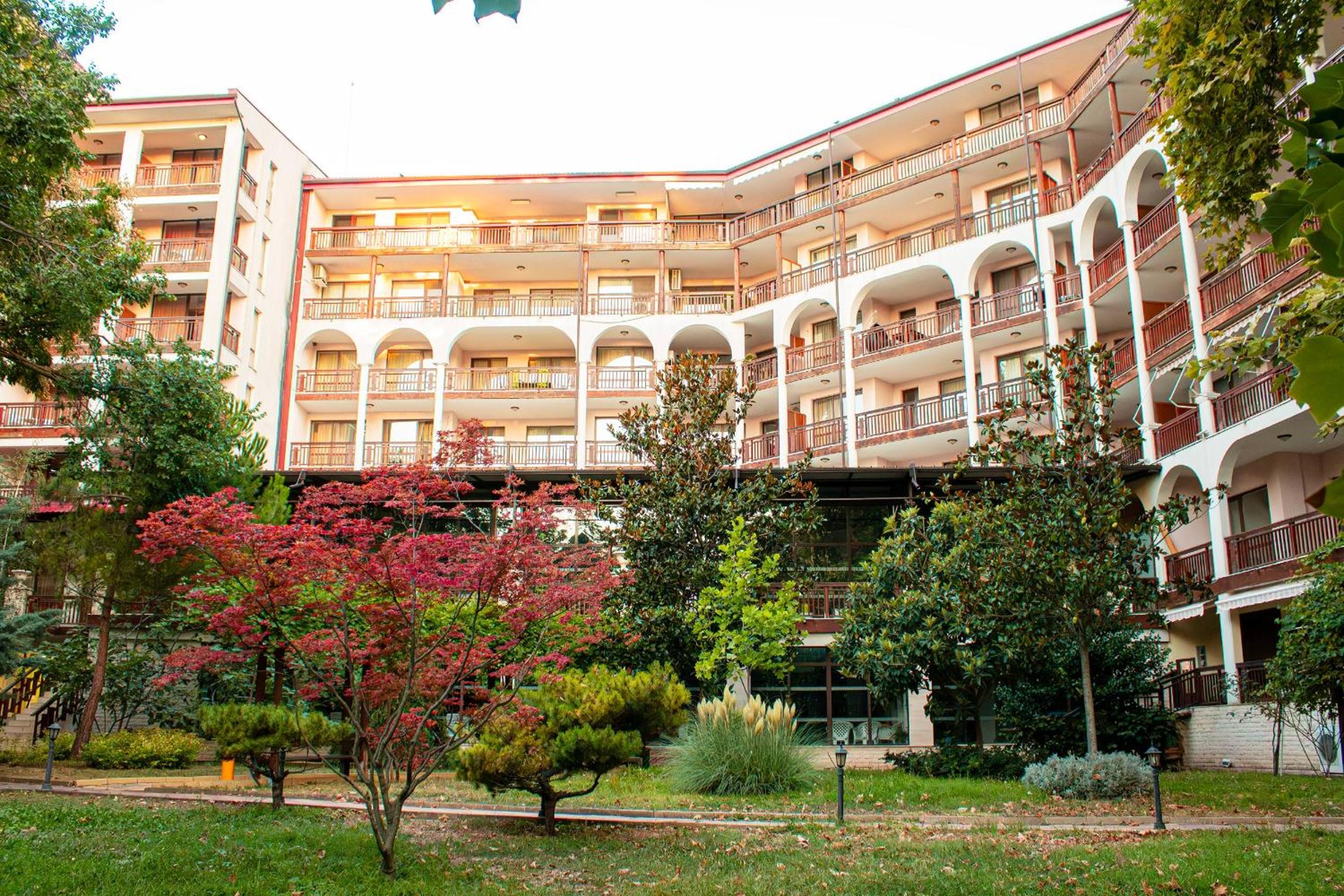 Hotel Estreya Residence Hotel and SPA