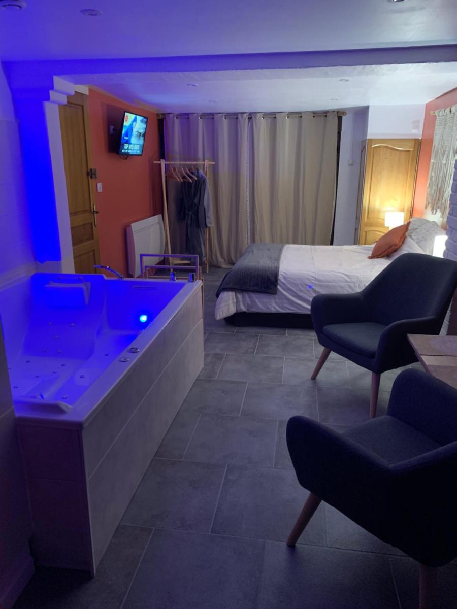 Hotel Studio Cosy Avec Jacuzzi Privatif Et Terrasse