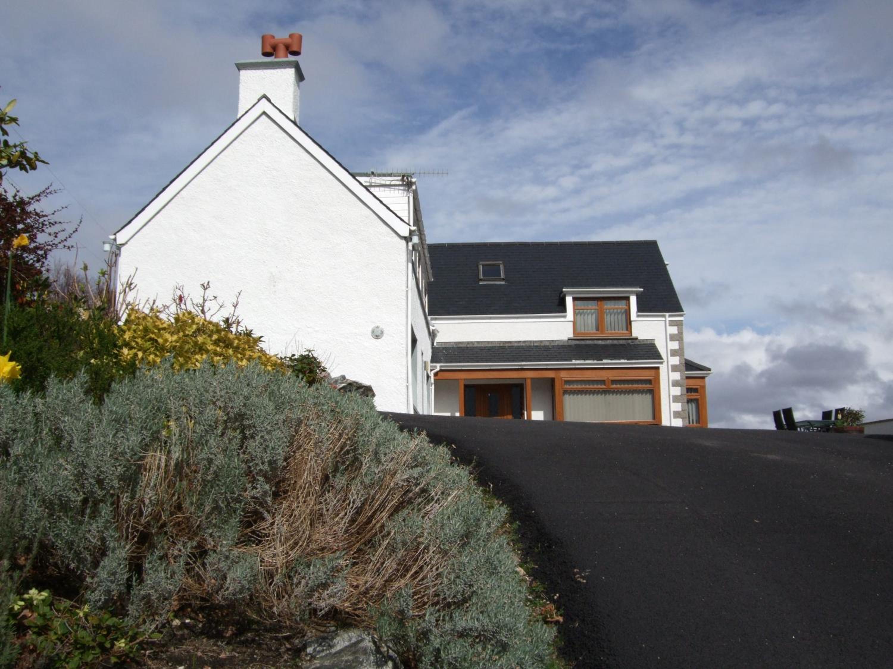 Hotel Caisteal Liath House
