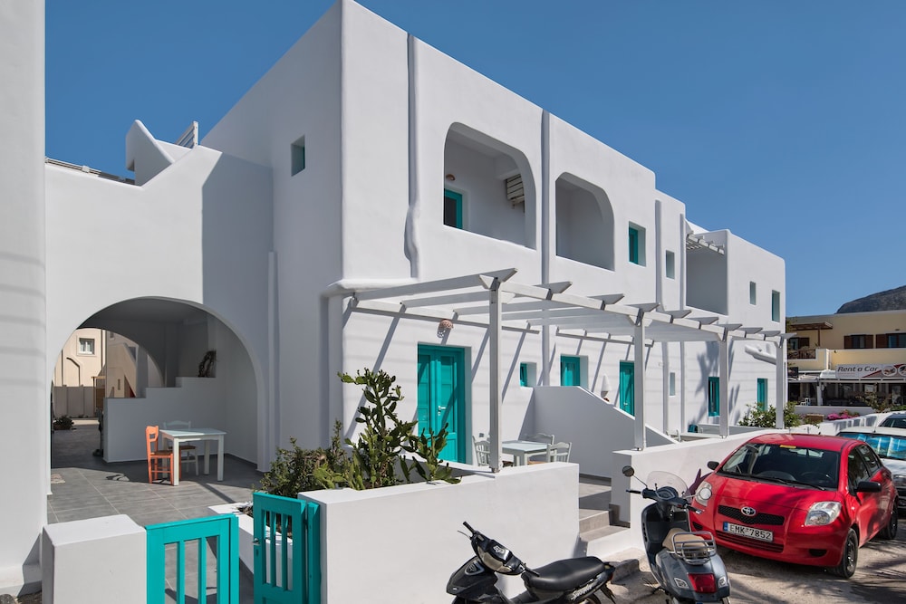 Hotel Nissia Beach Apartments & Suites