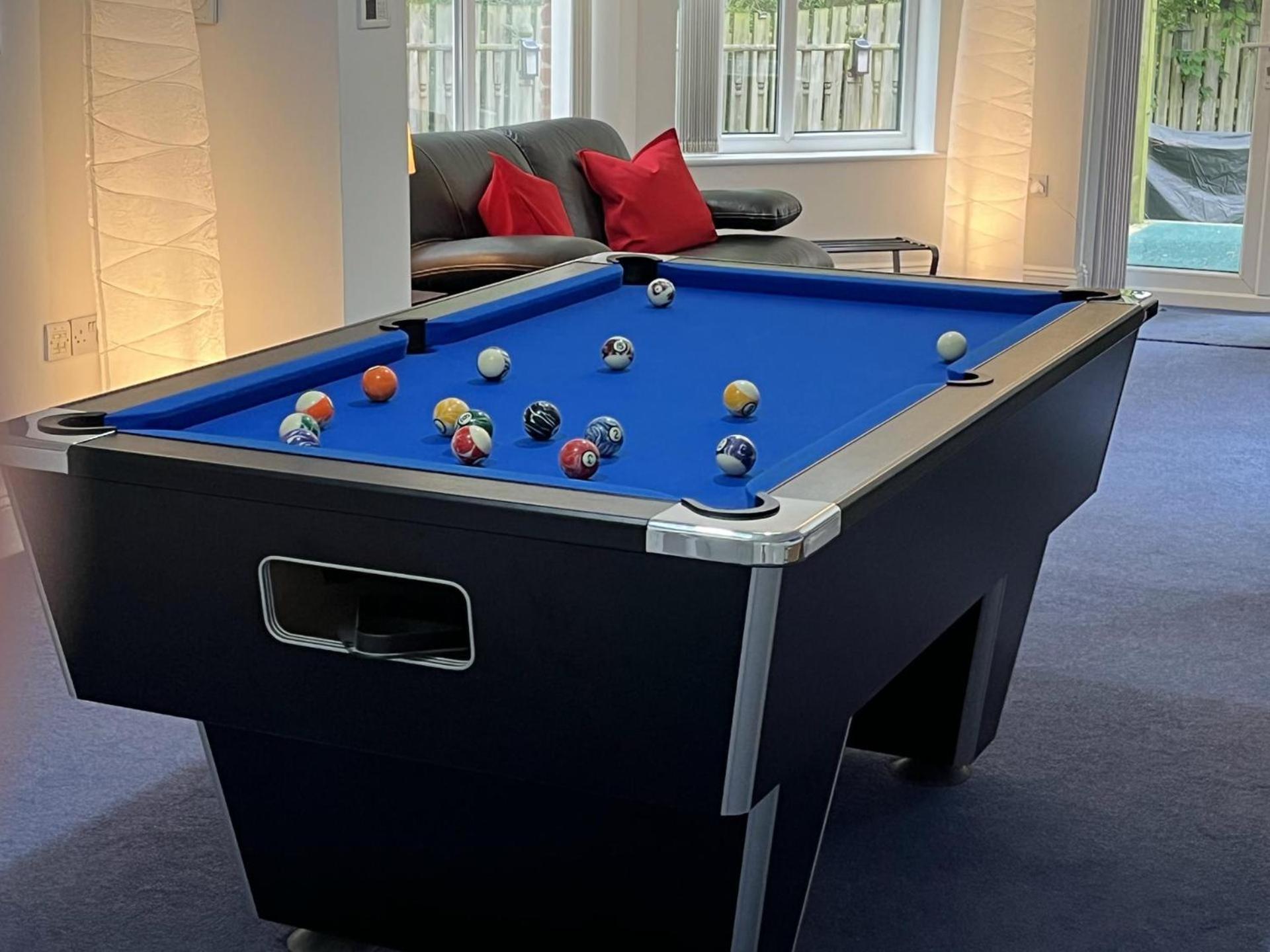 Hotel Beautiful 3 Bed House With Hot Tub In Blaydon Burn