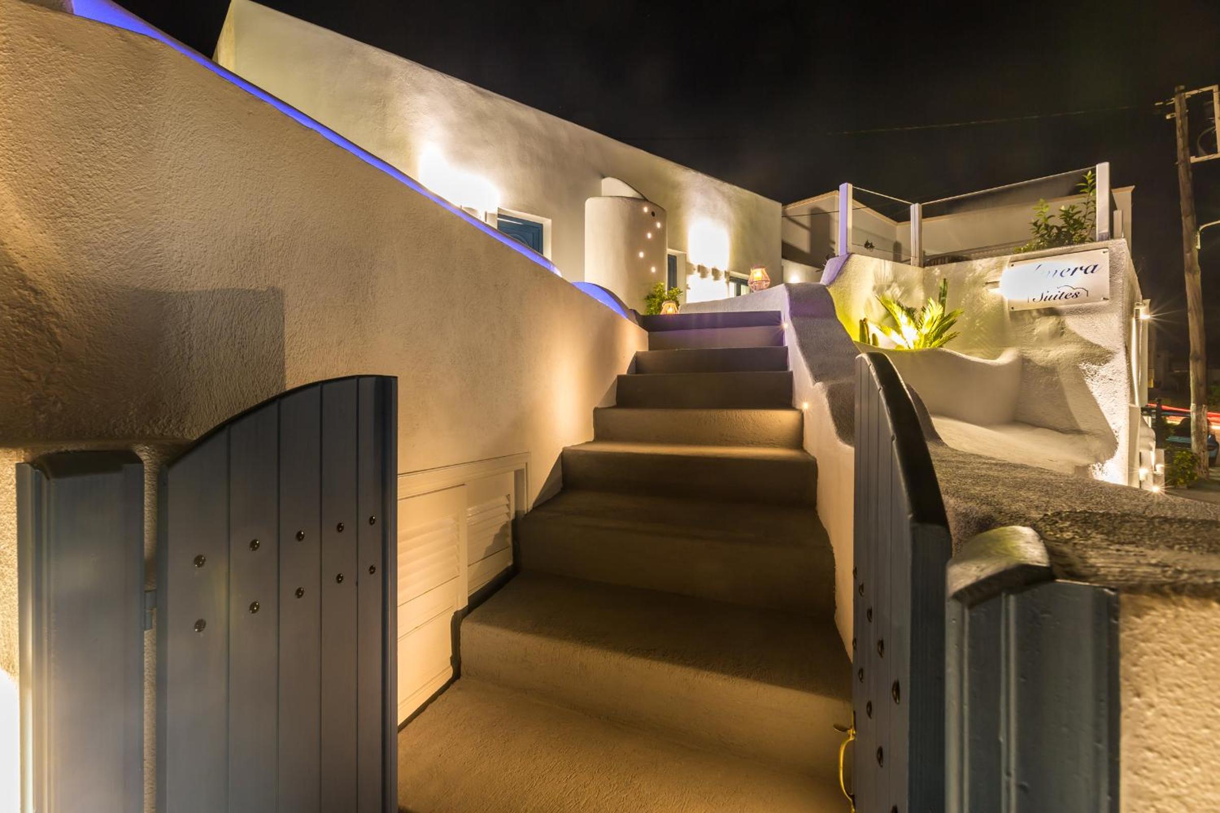 Hotel Amera Suites