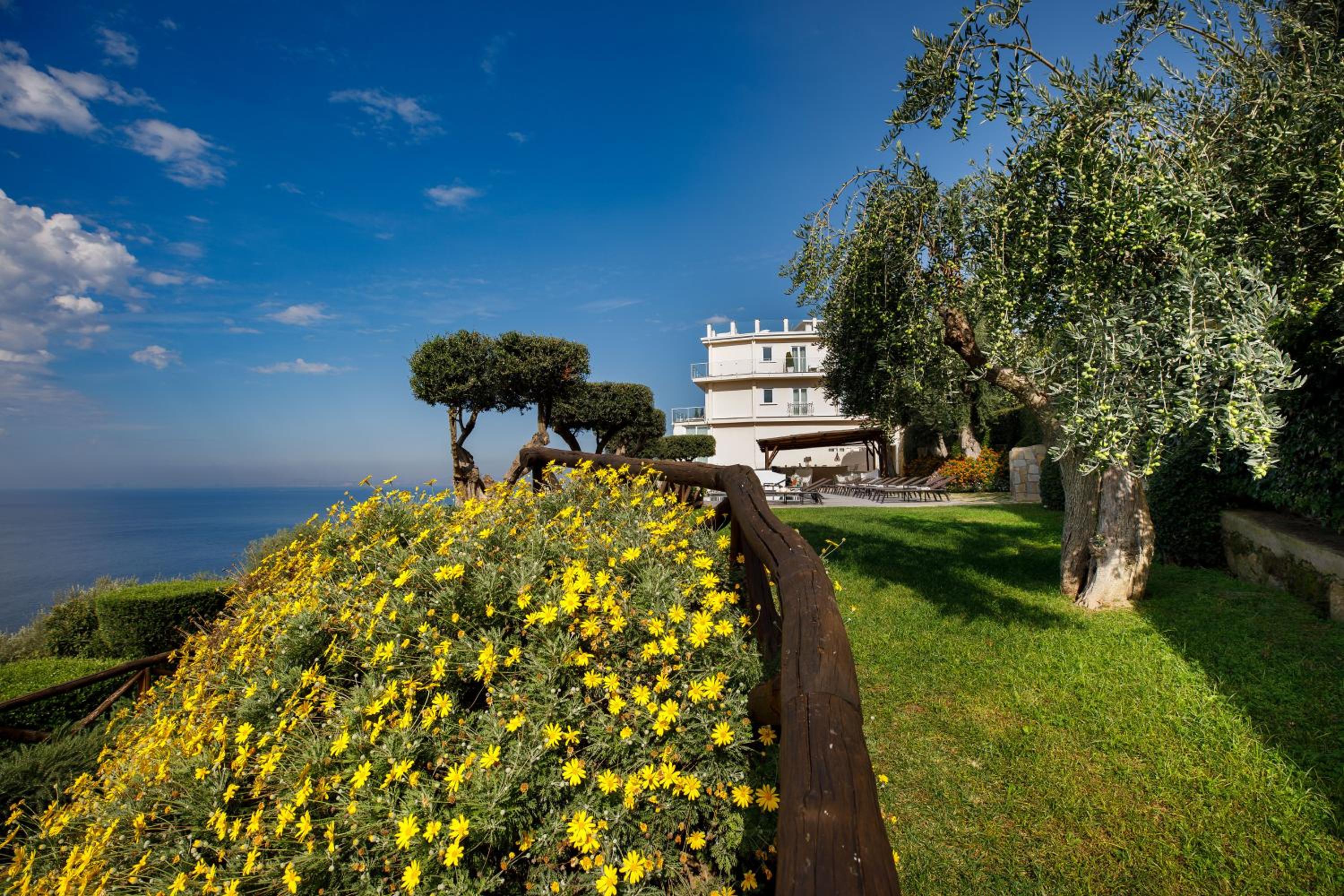 Hotel Villa Fiorella Art Hotel