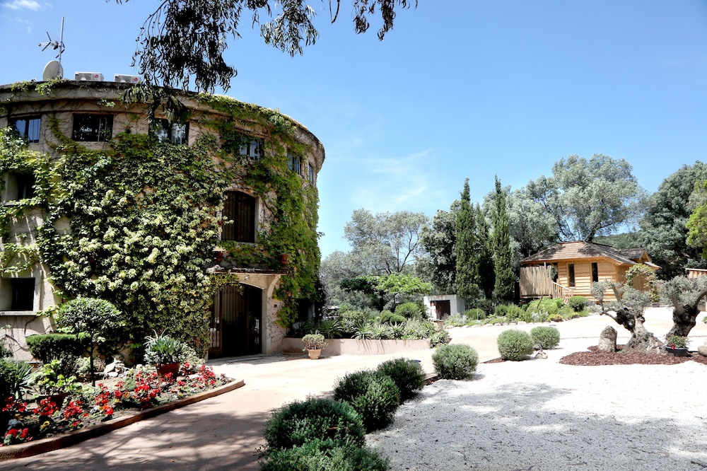 Hotel L'Hostellerie du Moulin des Oliviers