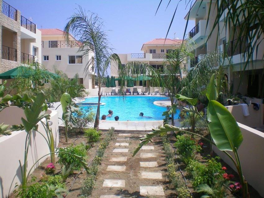 Hotel 103 Elegant 2 Bed Apartment With Ac, Pool & Gym!