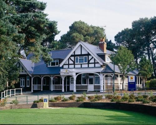 Hotel The Lodge At Meyrick Park