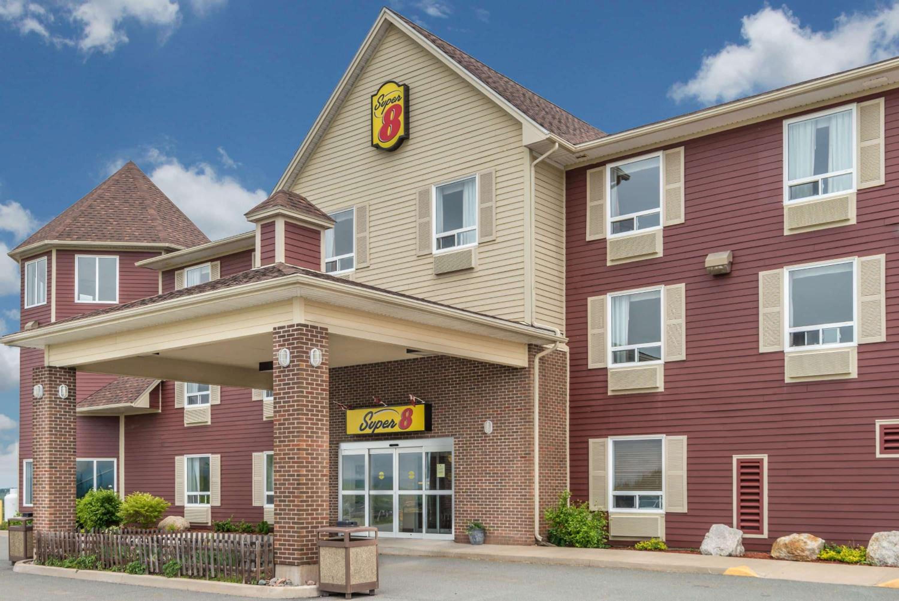 Hotel Super 8 by Wyndham Windsor NS