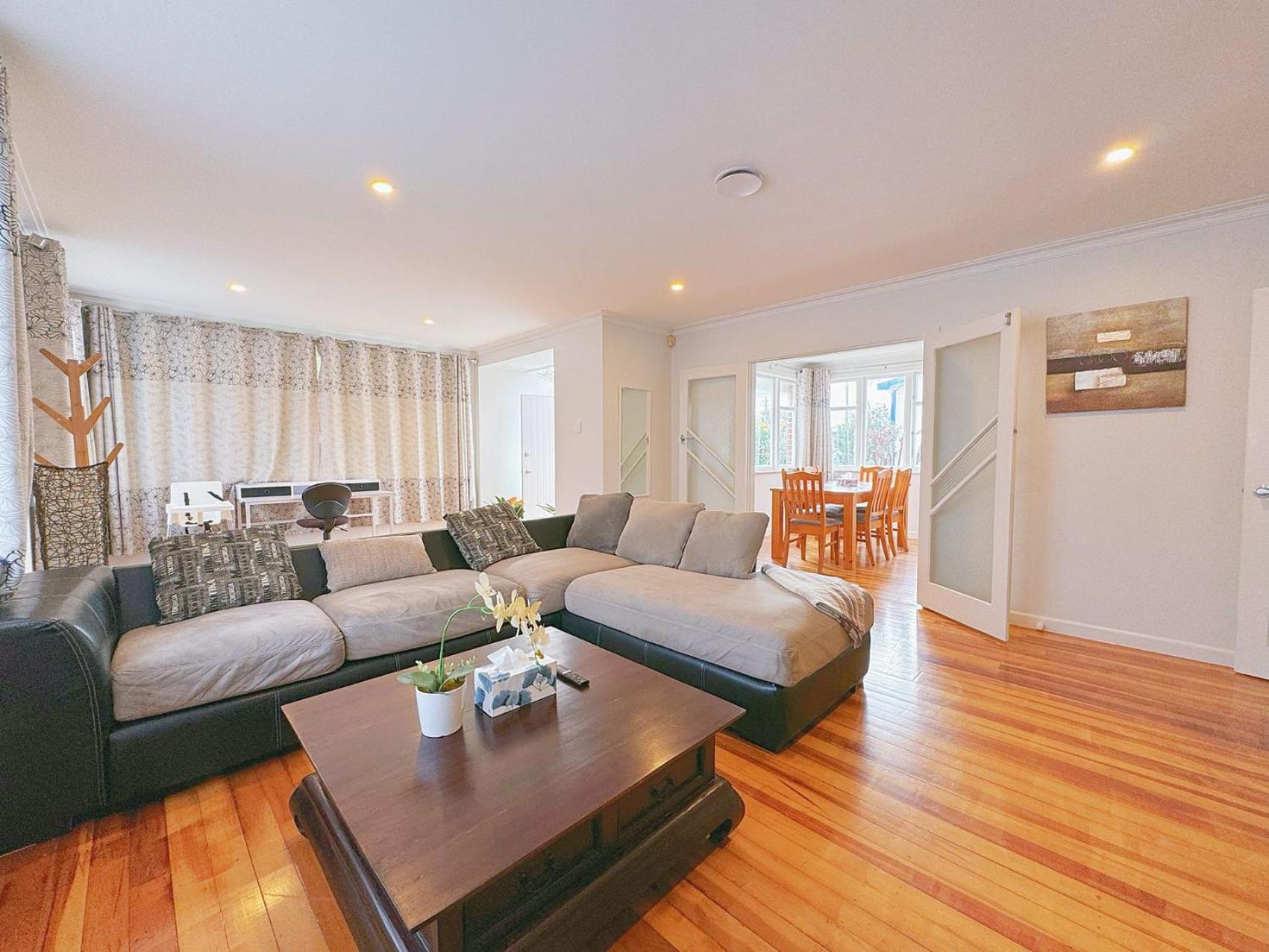 Hotel Charming Spacious 4 Br House