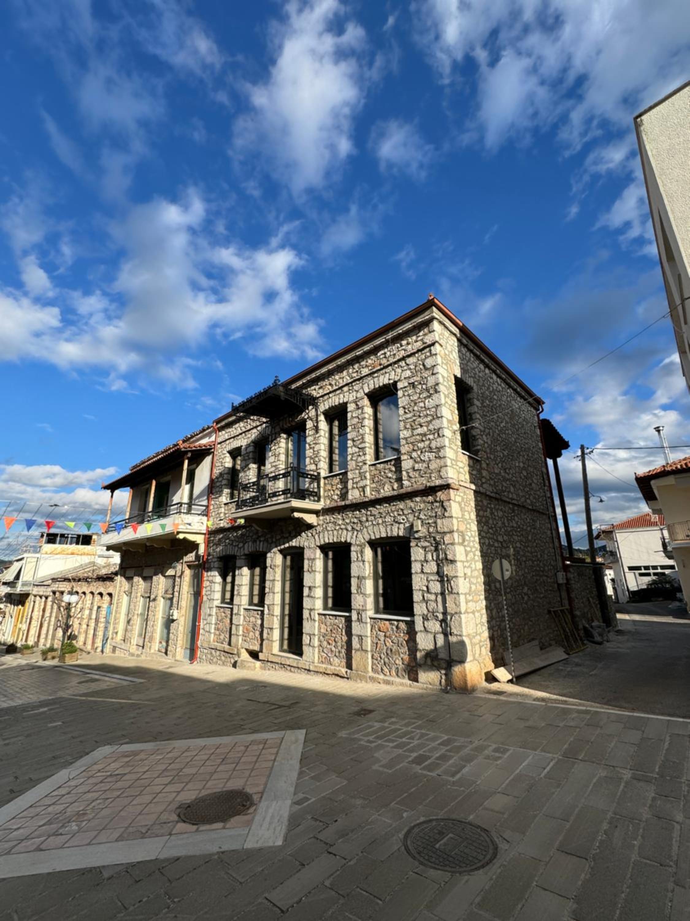 Hotel Amfikleias Earth Houses