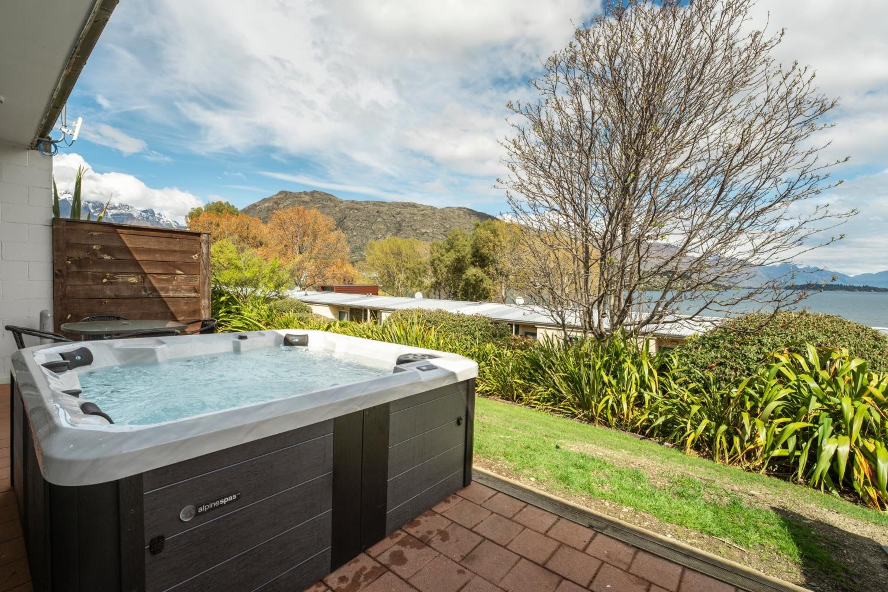 Hotel Lakeside Haven