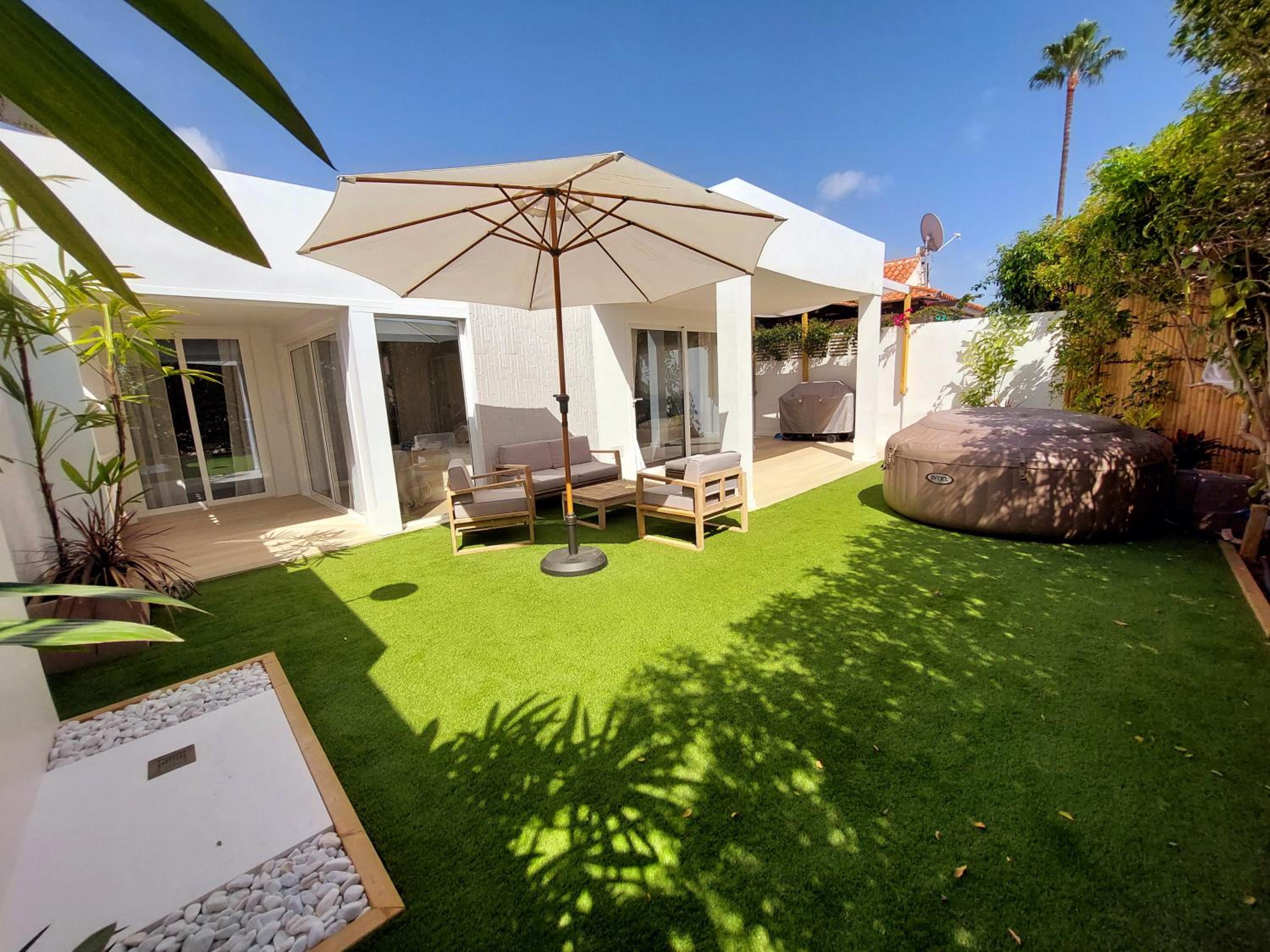 Hotel Bungalow De Diseno Hidromasajes Terraza Y Piscina.