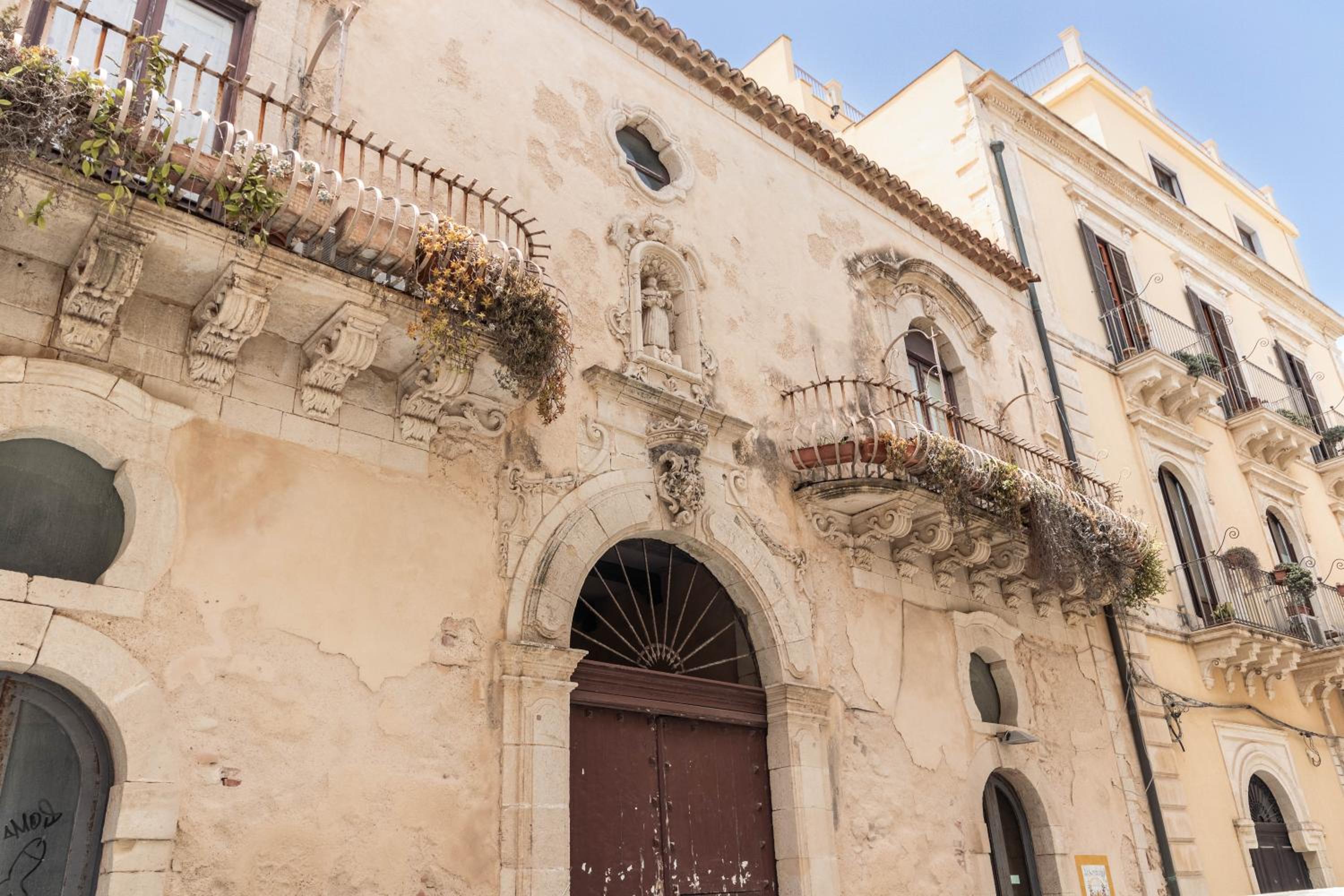 Hotel Fronte Mare Apartments & City Views