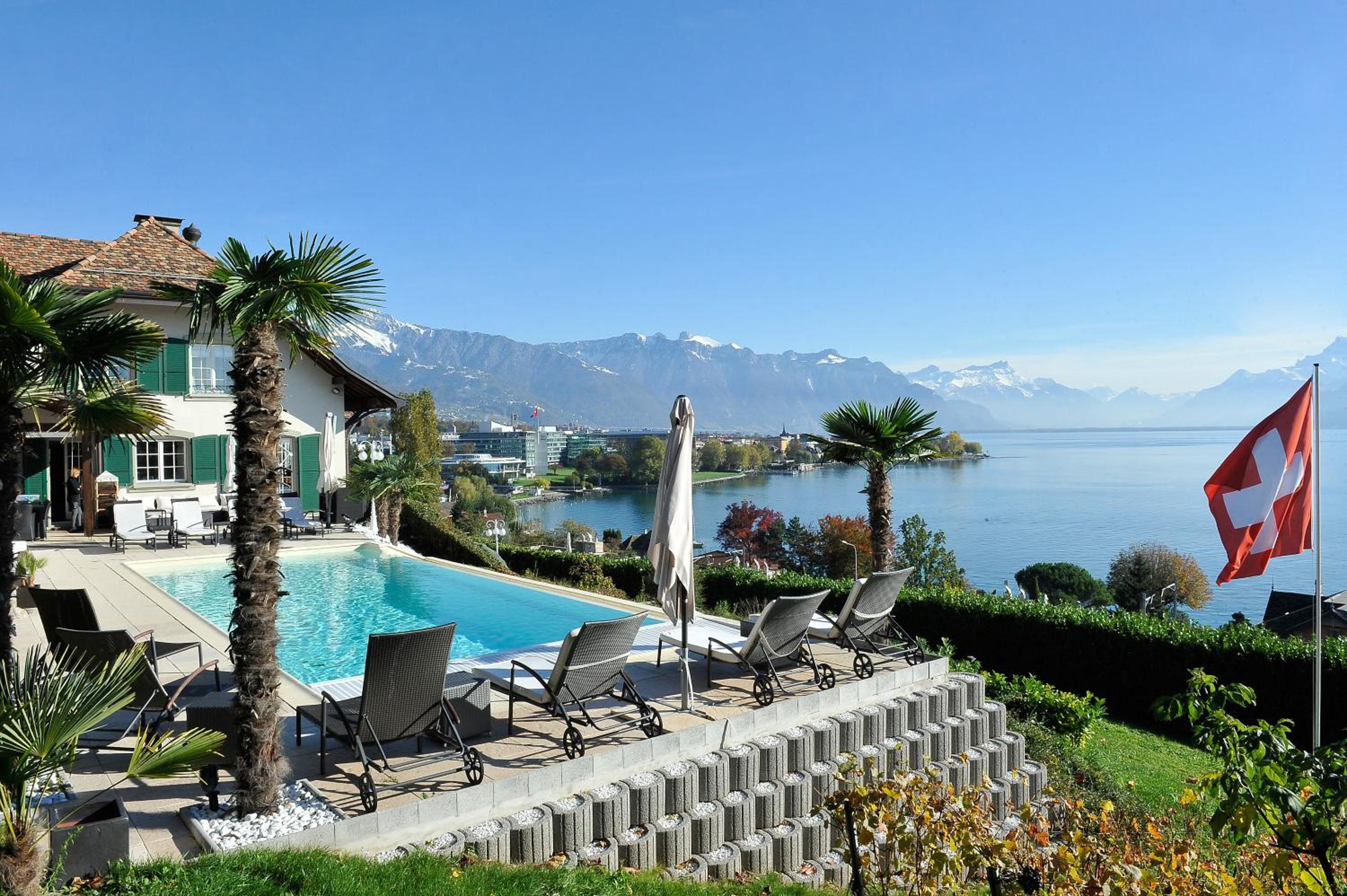 Hotel B&B Corseaux Beach & Riviera Beach