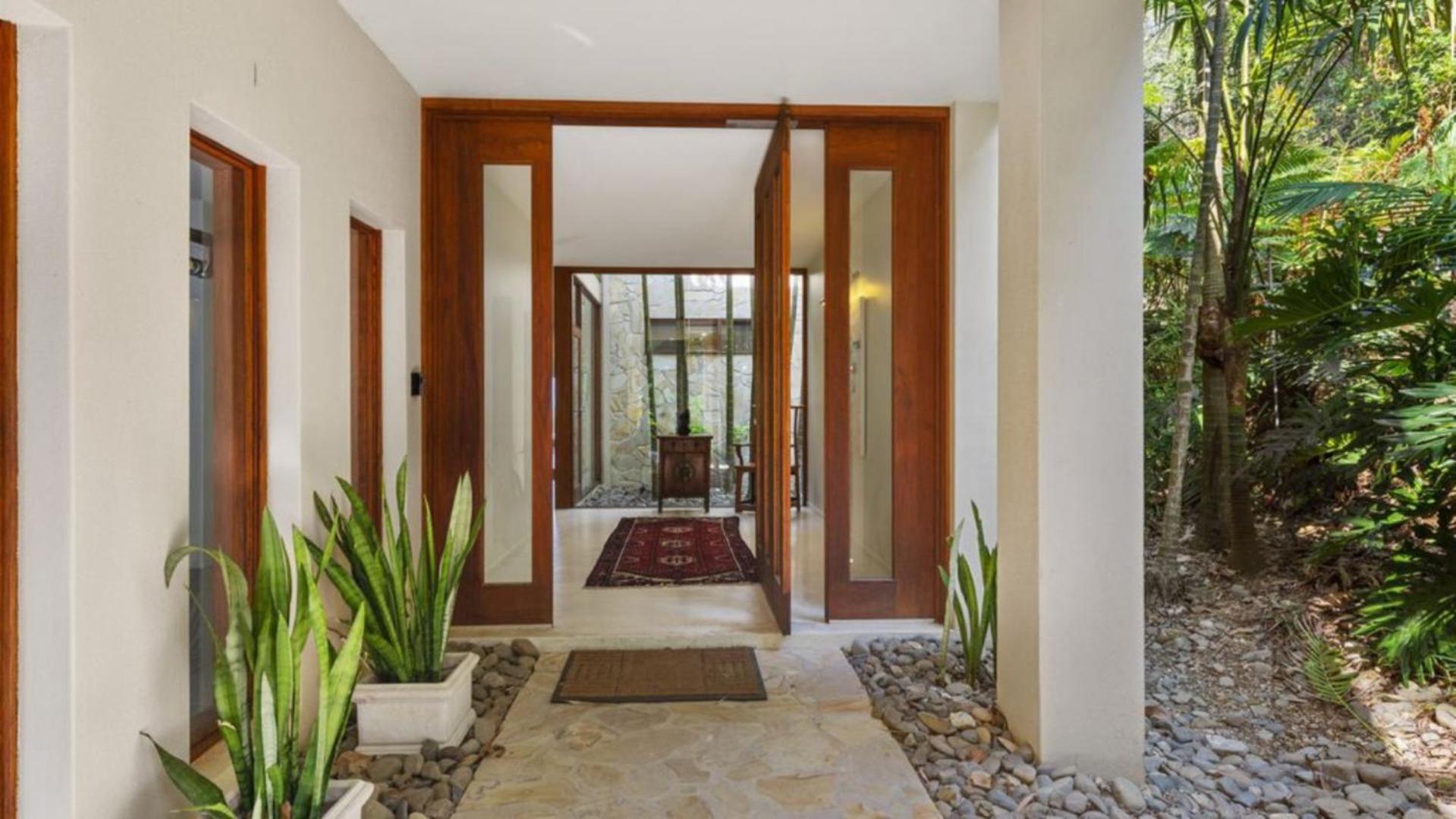 Hotel Liapari Beach House