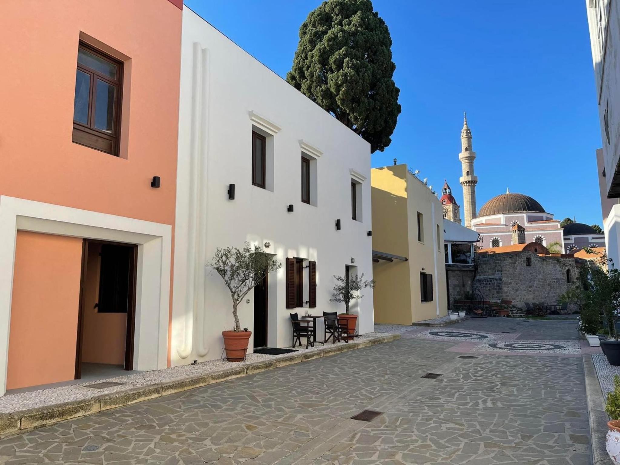 Hotel Utopia Luxury Suites - Old Town