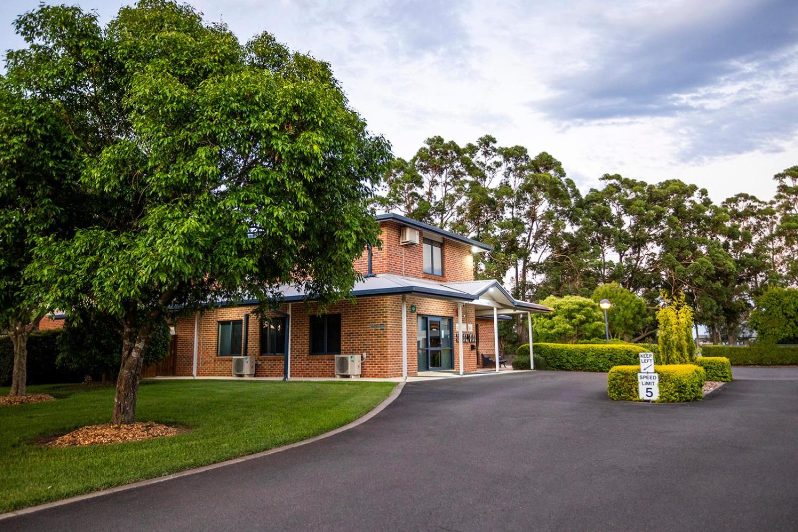 Hotel Hawkesbury Race Club Motel