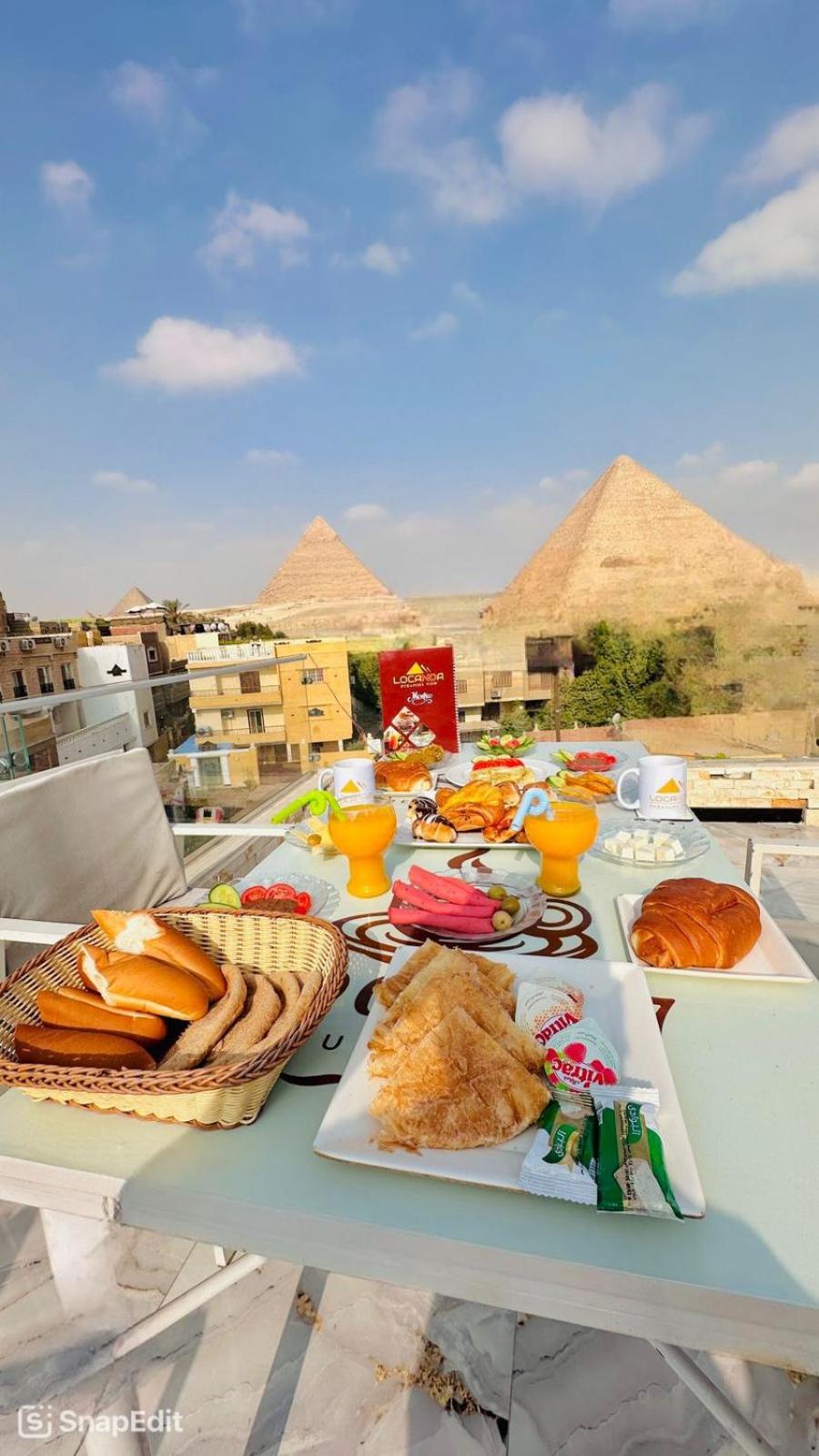 Hotel Locanda pyramids view