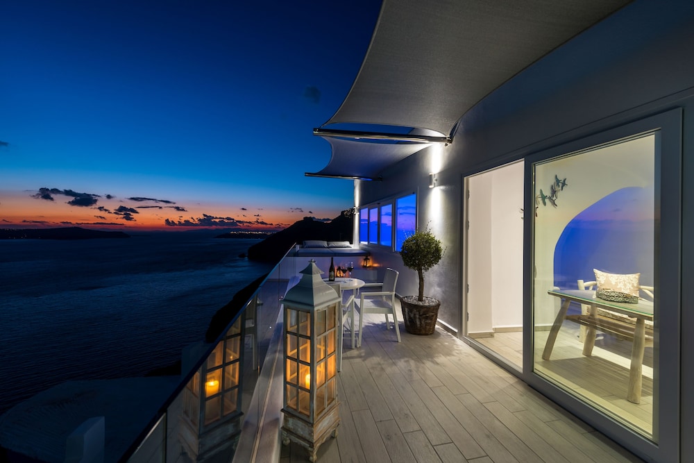 Hotel Fira Deep Blue Suites