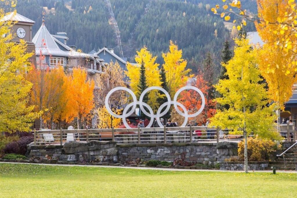 Hotel Spectacular Whistler Village Location - Stunning Designer Remodel